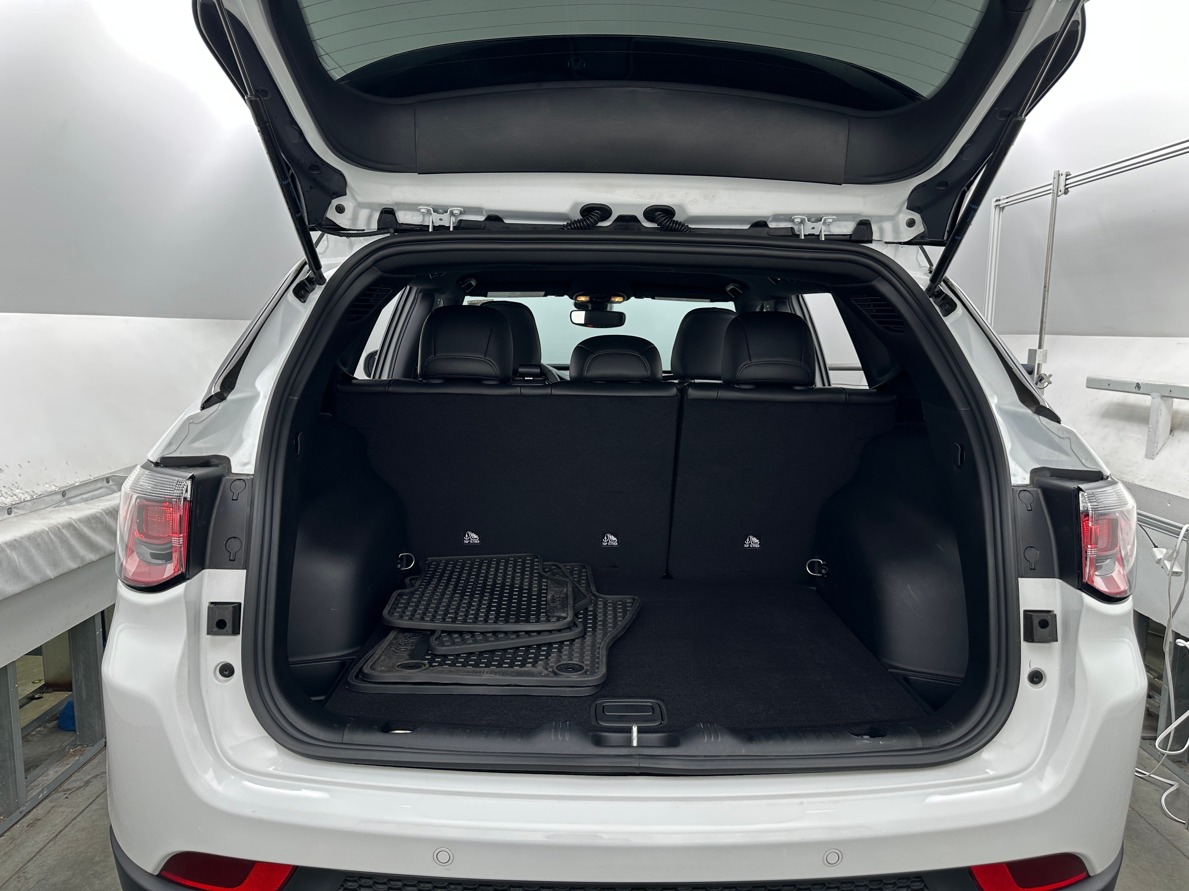 2025 Jeep Compass Trailhawk 6