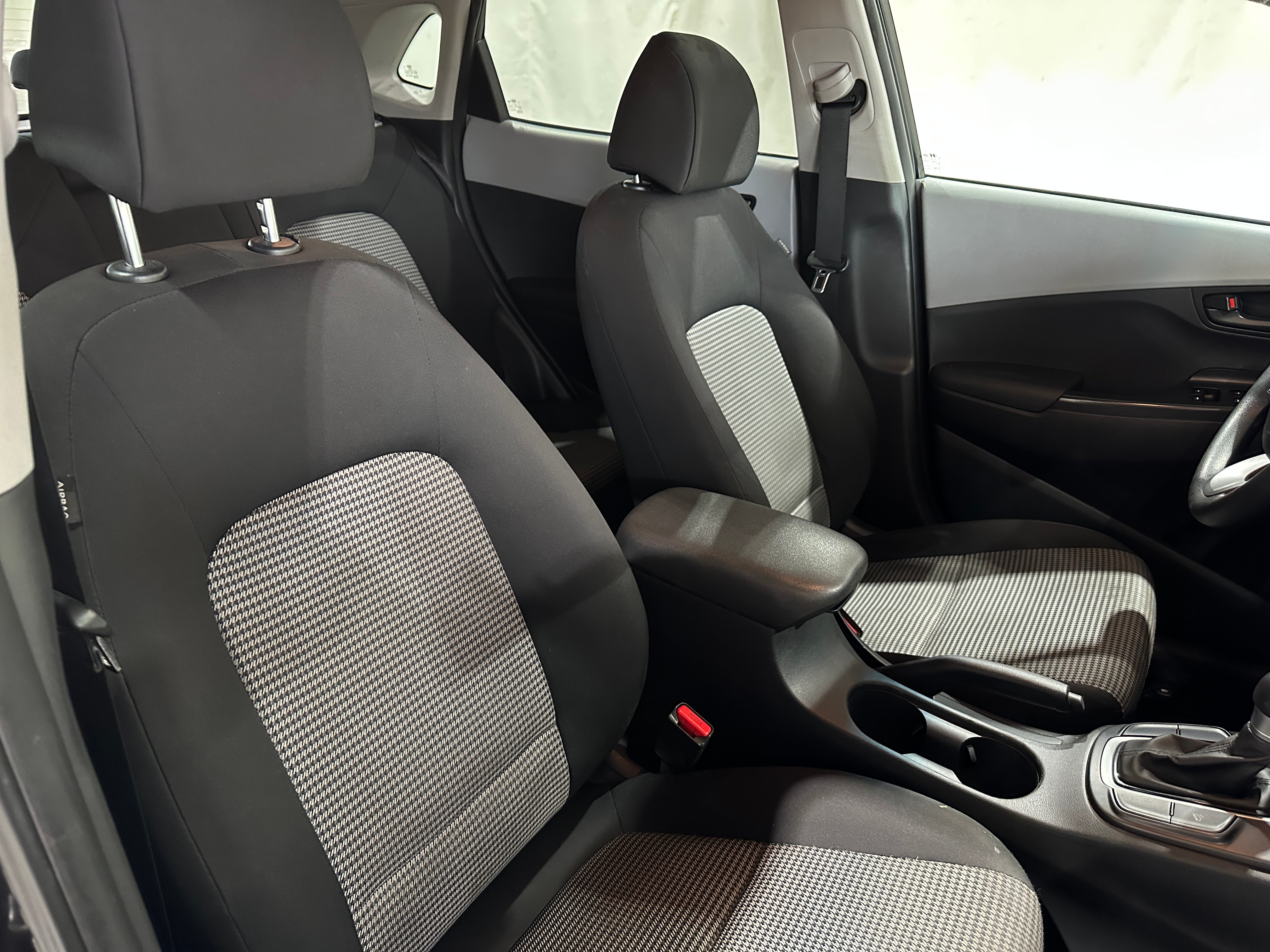 2020 Hyundai Kona SE 2