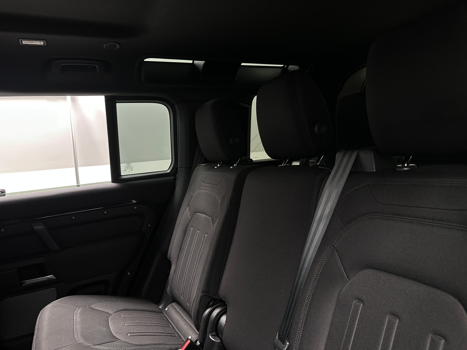 Thumbnail: 2022 Land Rover Defender - 6