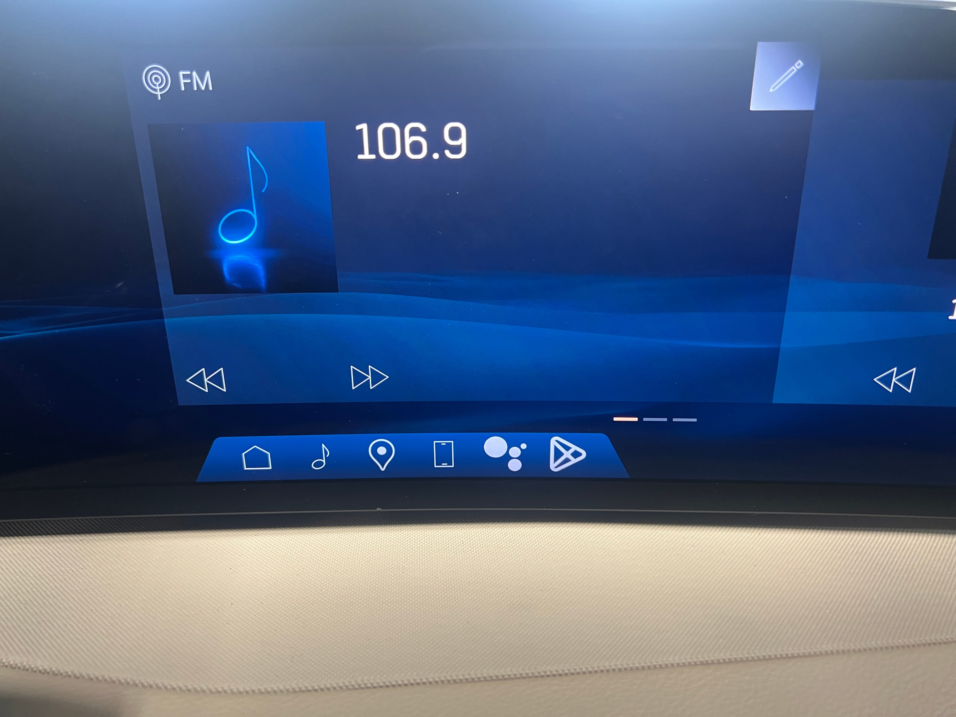 2024 Cadillac XT4 Luxury 3