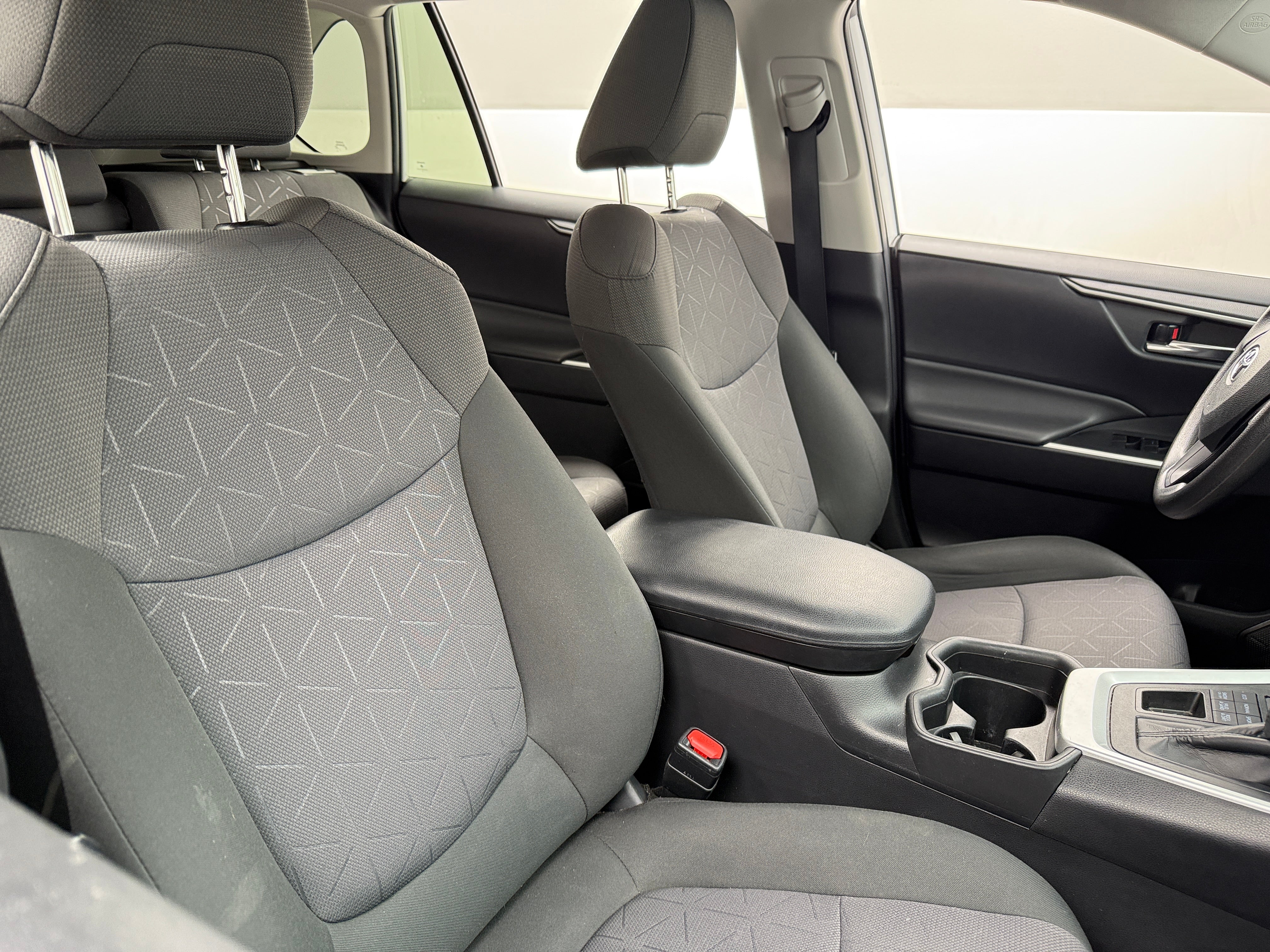 2019 Toyota RAV4 XLE 2