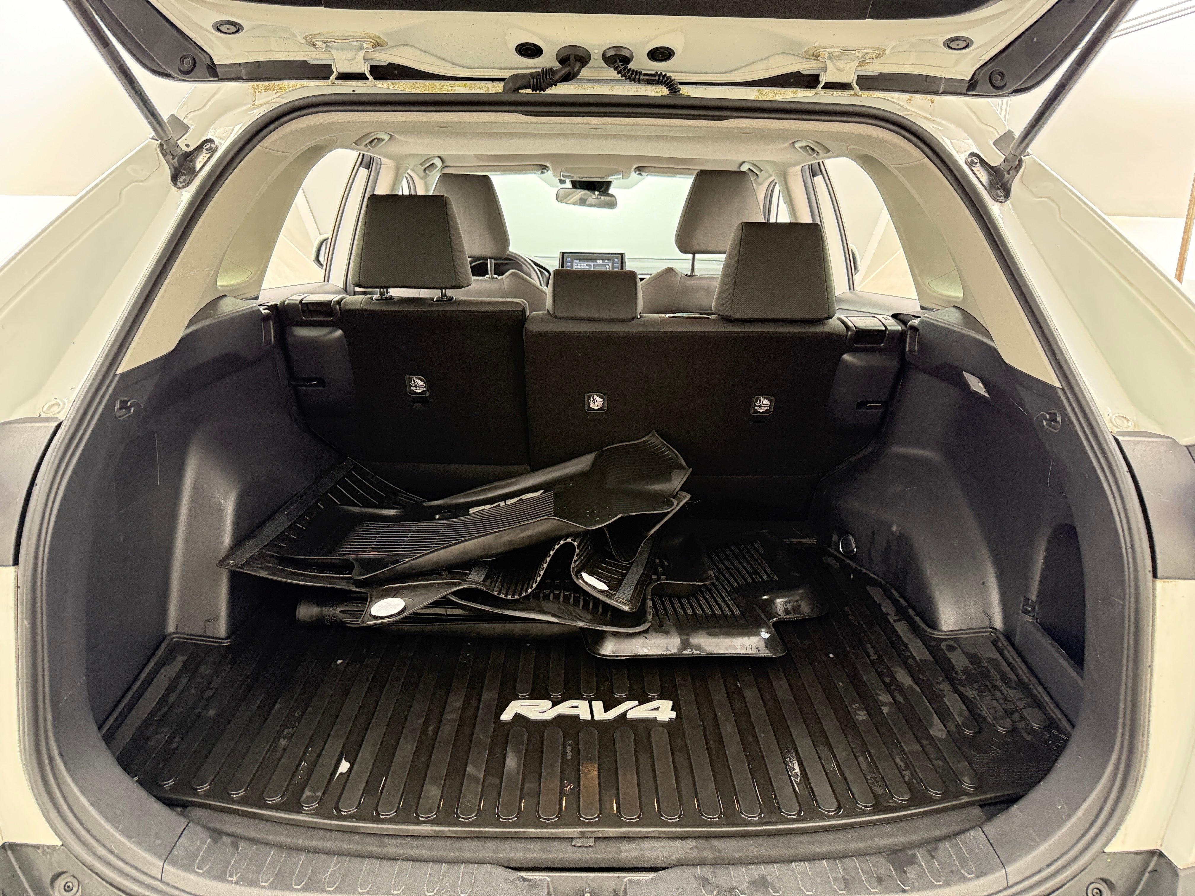 2019 Toyota RAV4 XLE 7