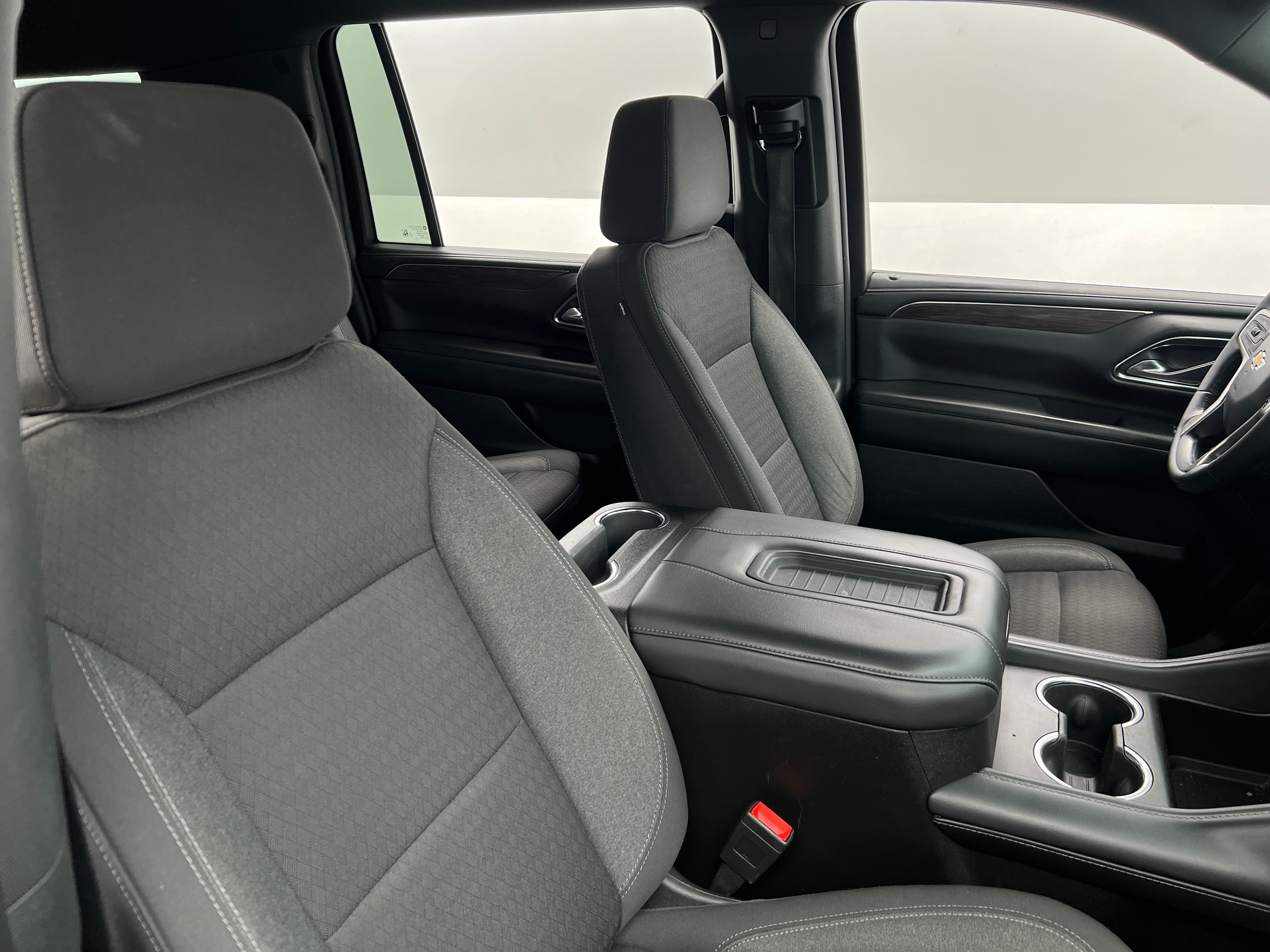 2023 Chevrolet Suburban LS 2