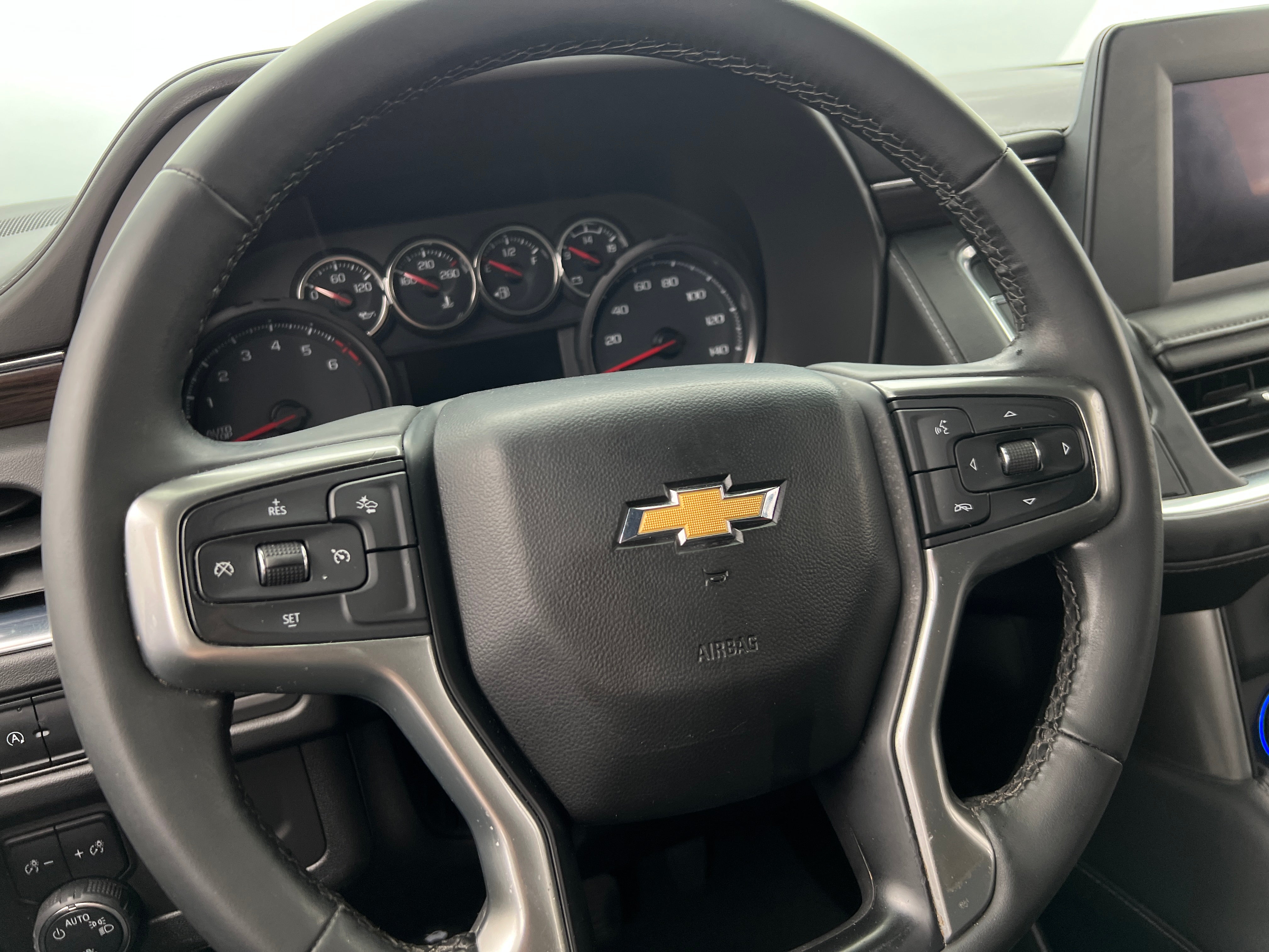 2023 Chevrolet Suburban LS 5