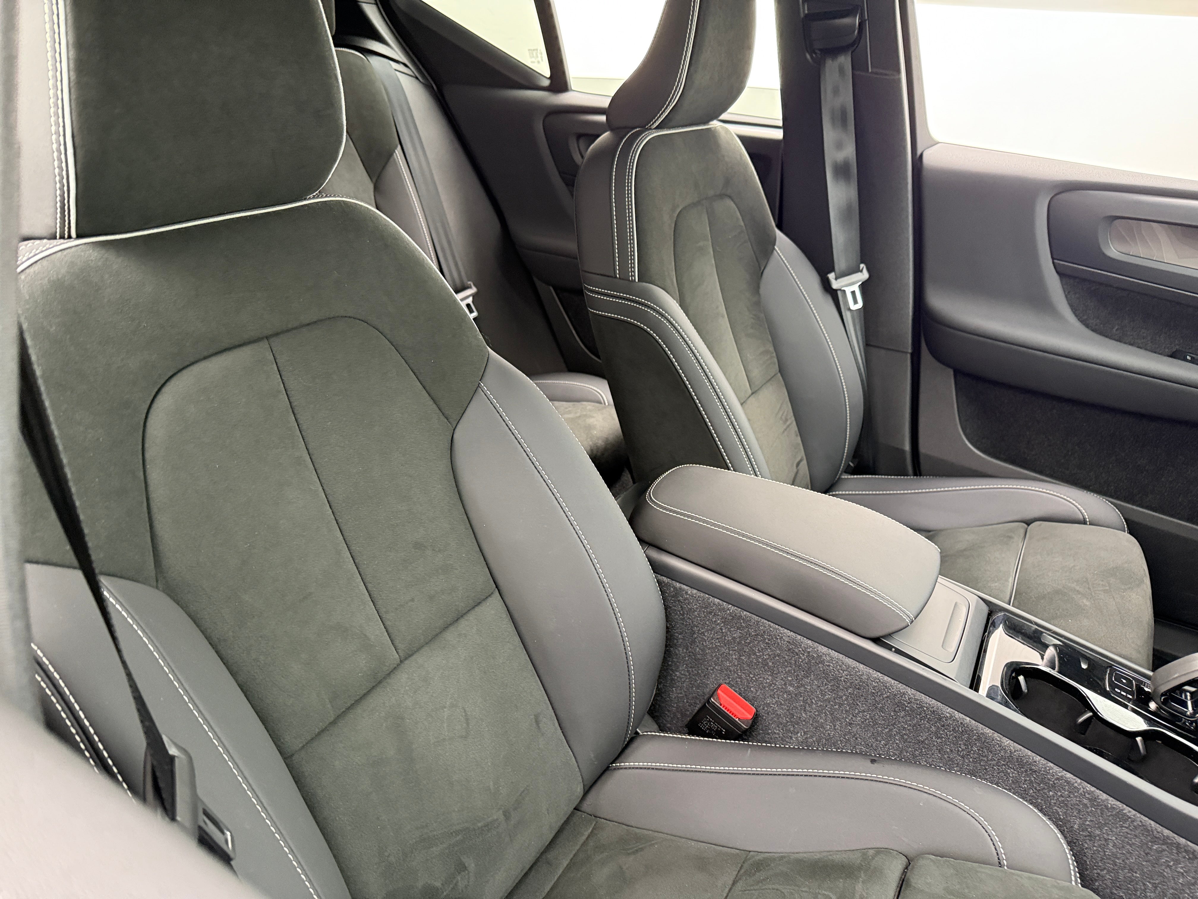 2023 Volvo XC40 Recharge Plus 2
