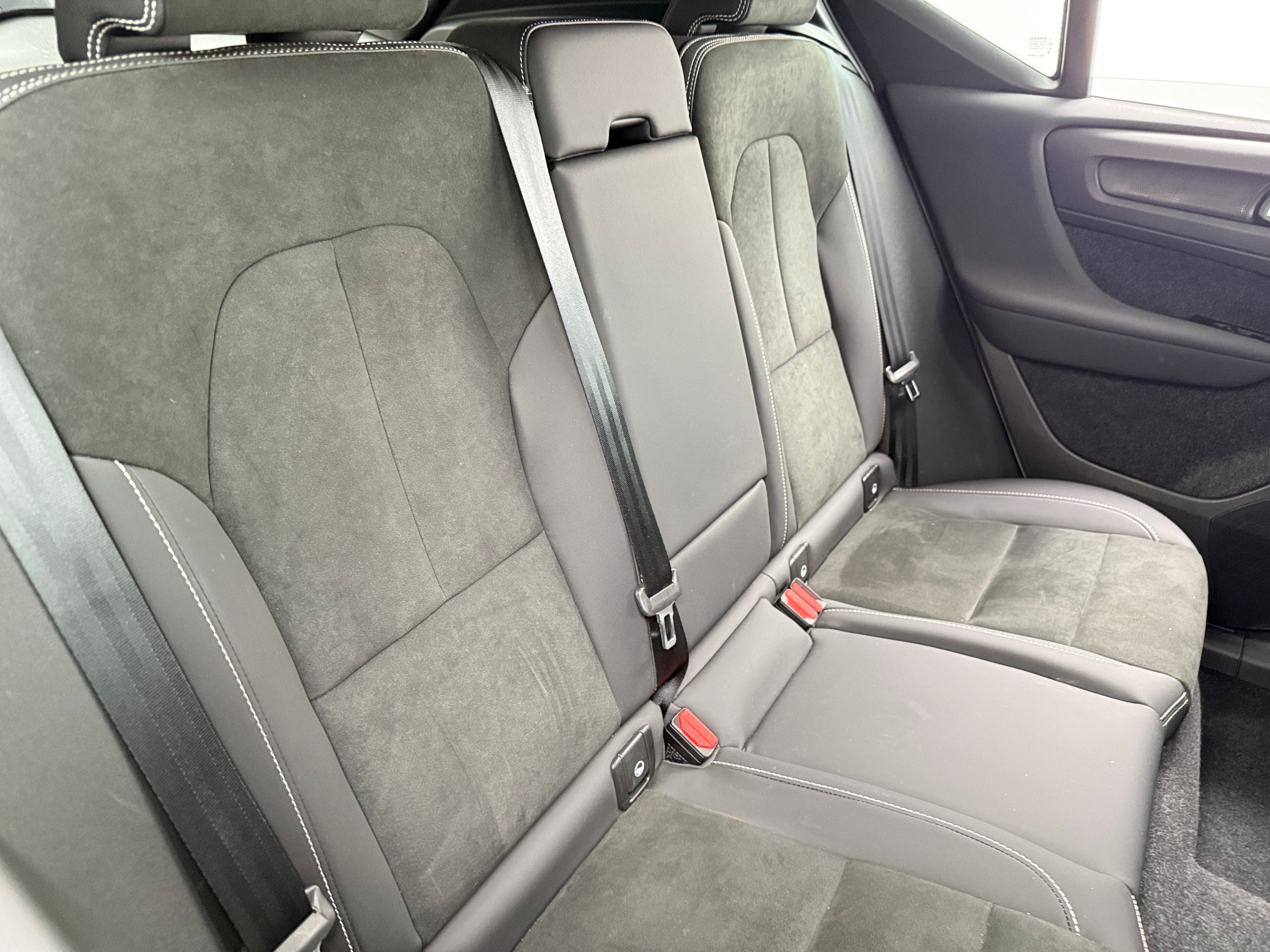 2023 Volvo XC40 Recharge Plus 6