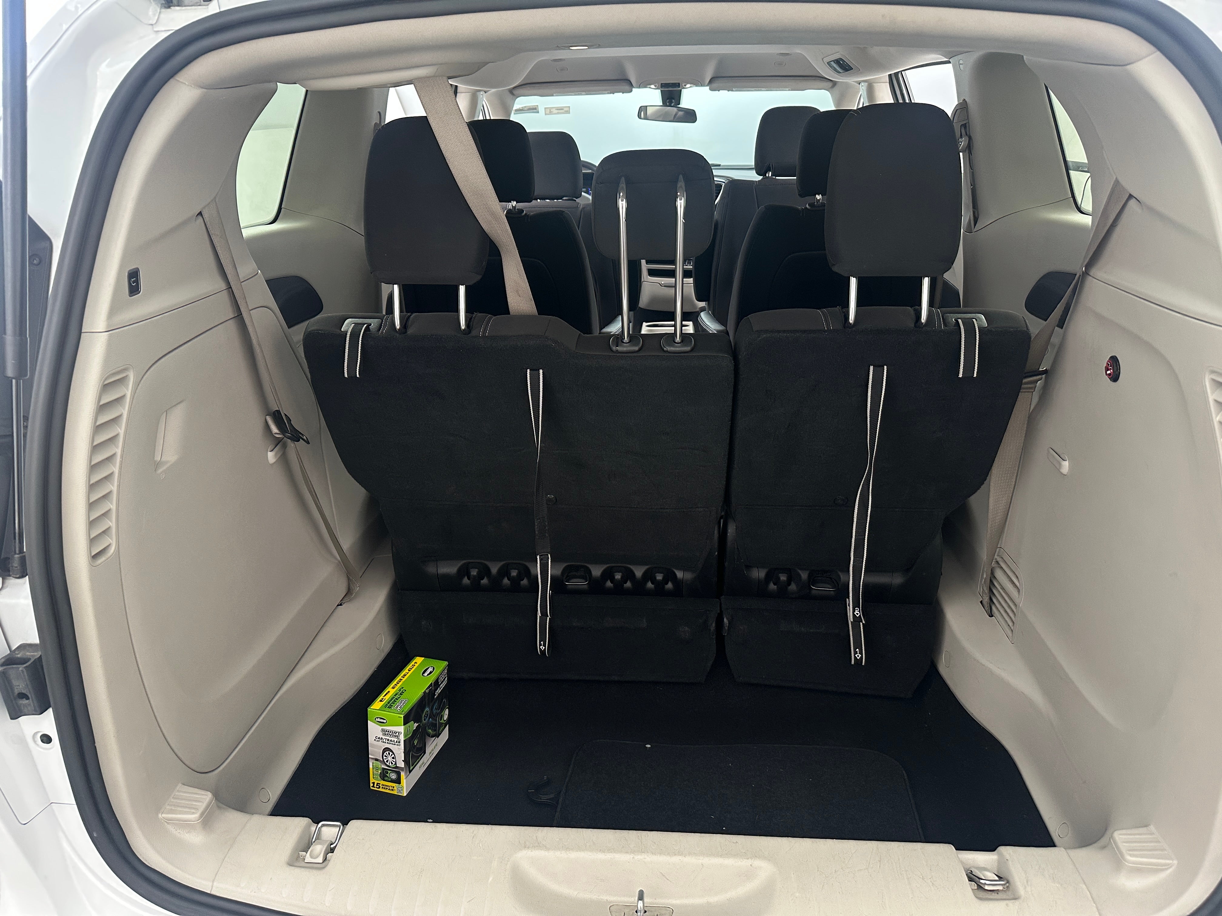 2022 Chrysler Voyager LX 7