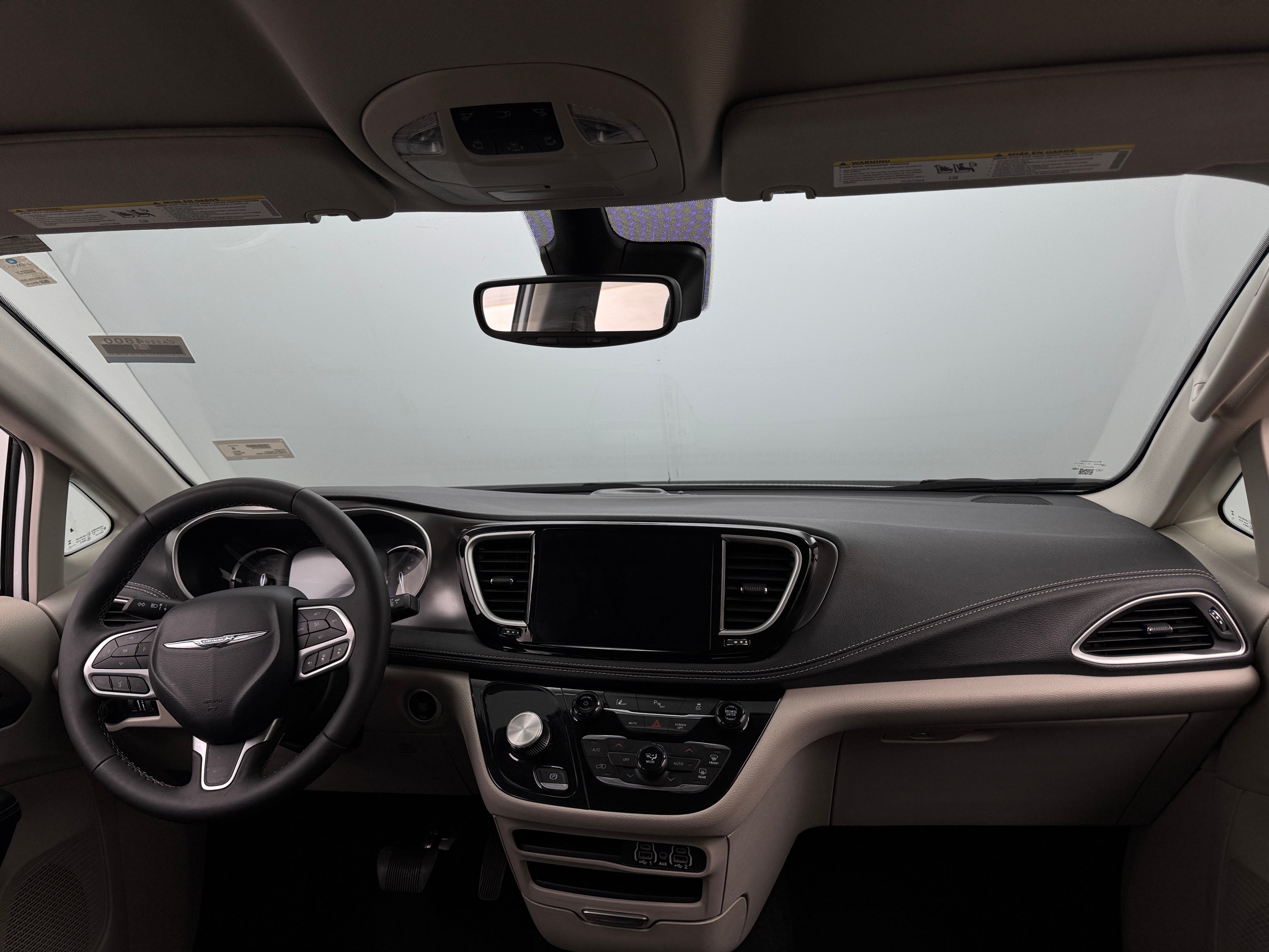 2024 Chrysler Pacifica Hybrid Select 2