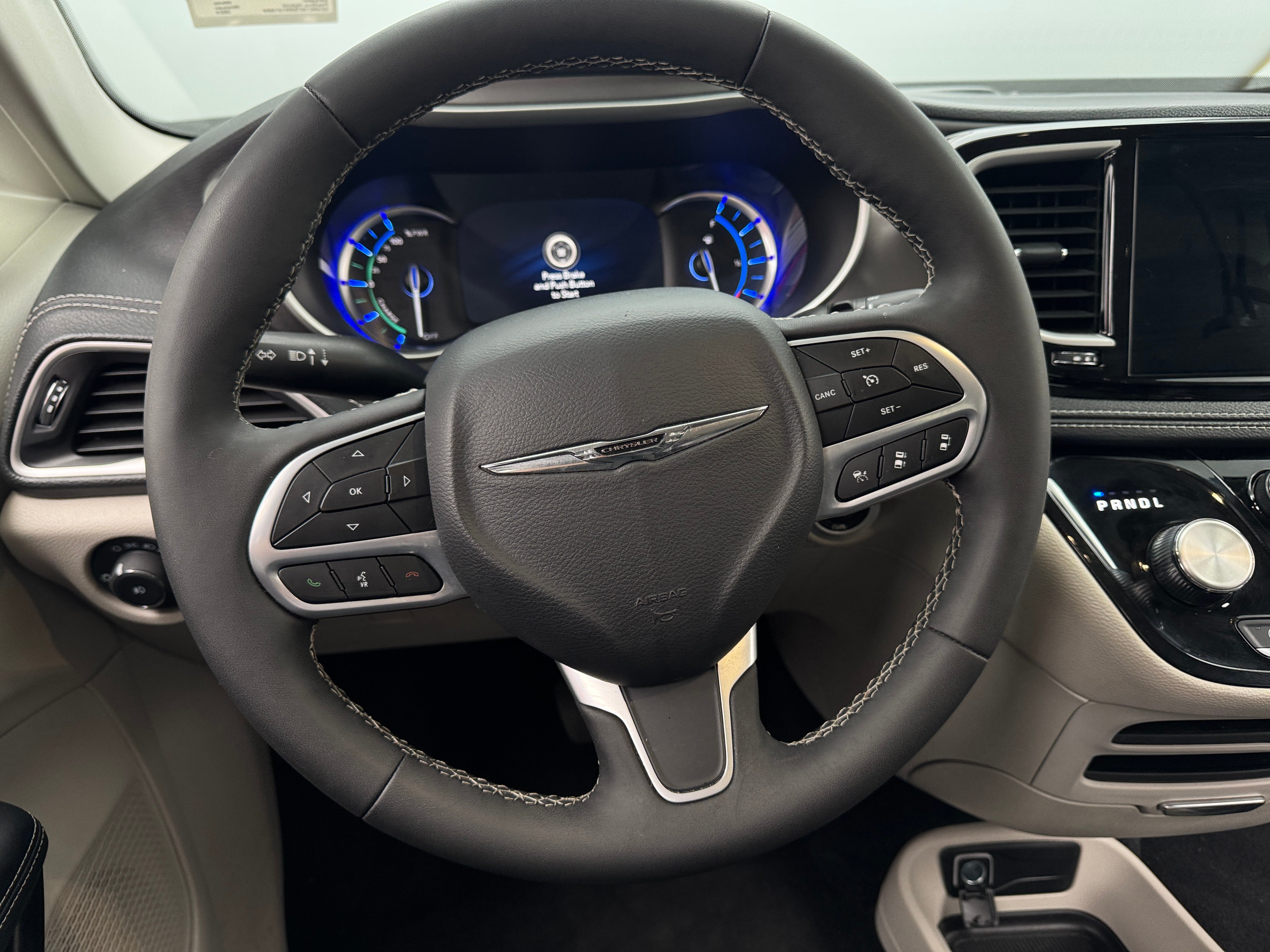 2024 Chrysler Pacifica Hybrid Select 4