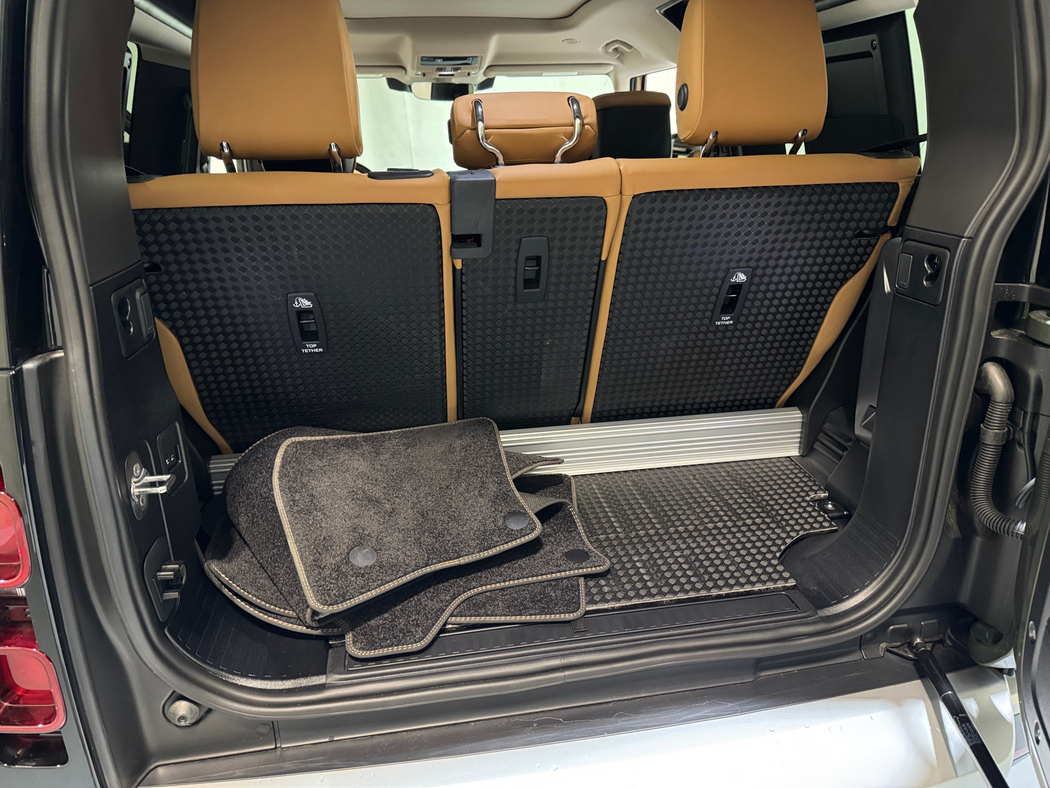2024 Land Rover Defender 90 6