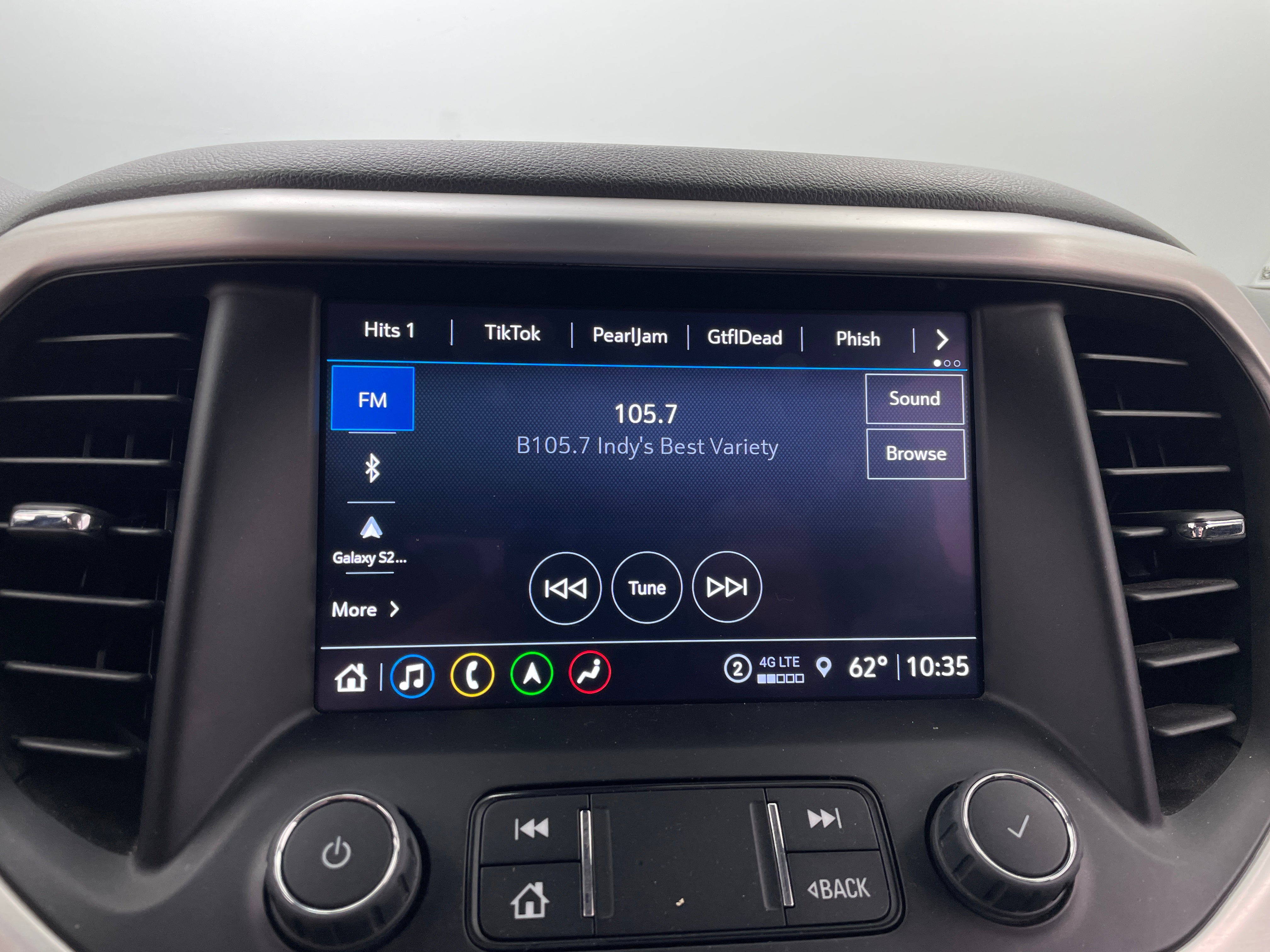 2023 GMC Acadia SLT 4