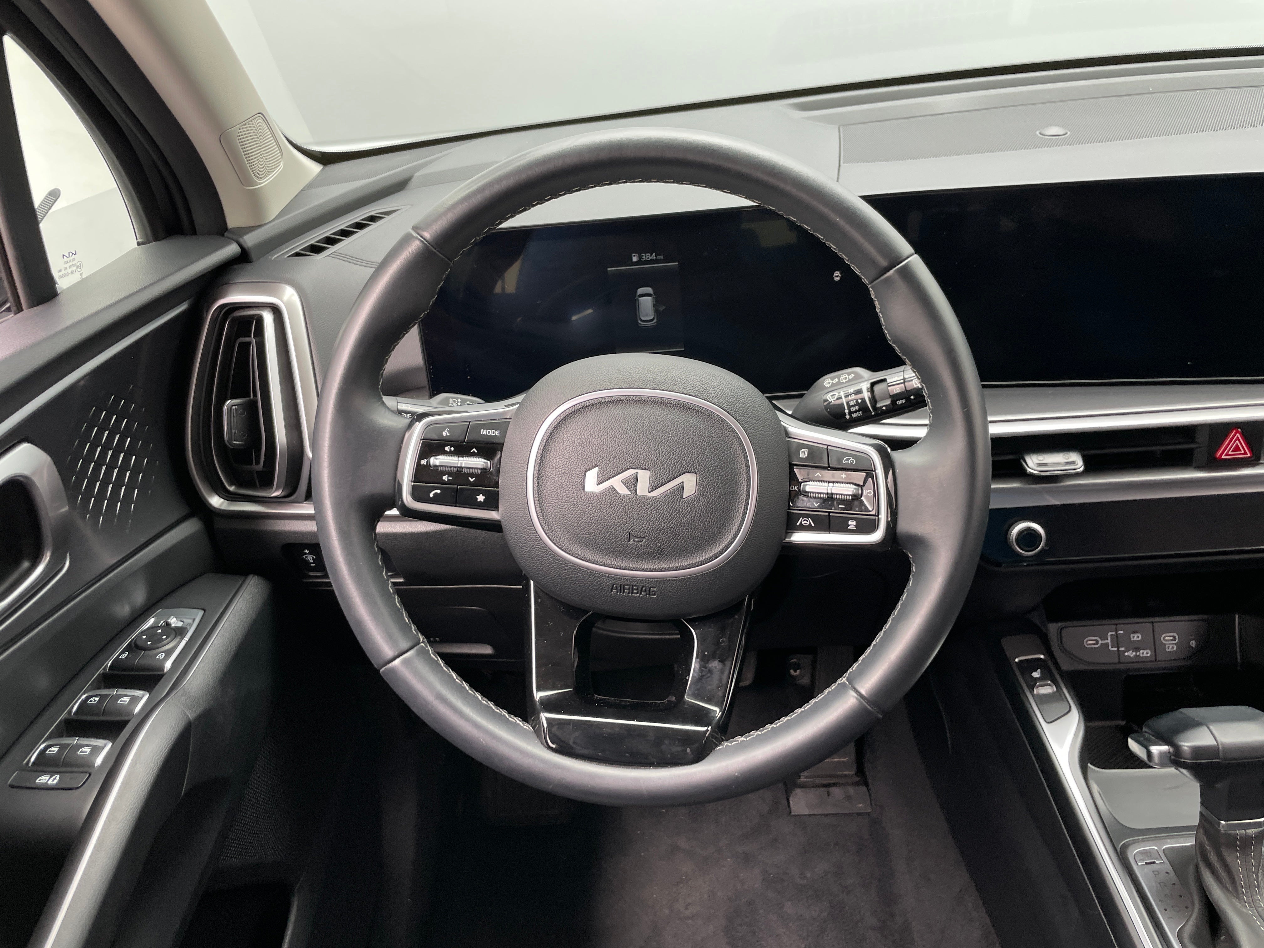 2024 Kia Sorento S 4