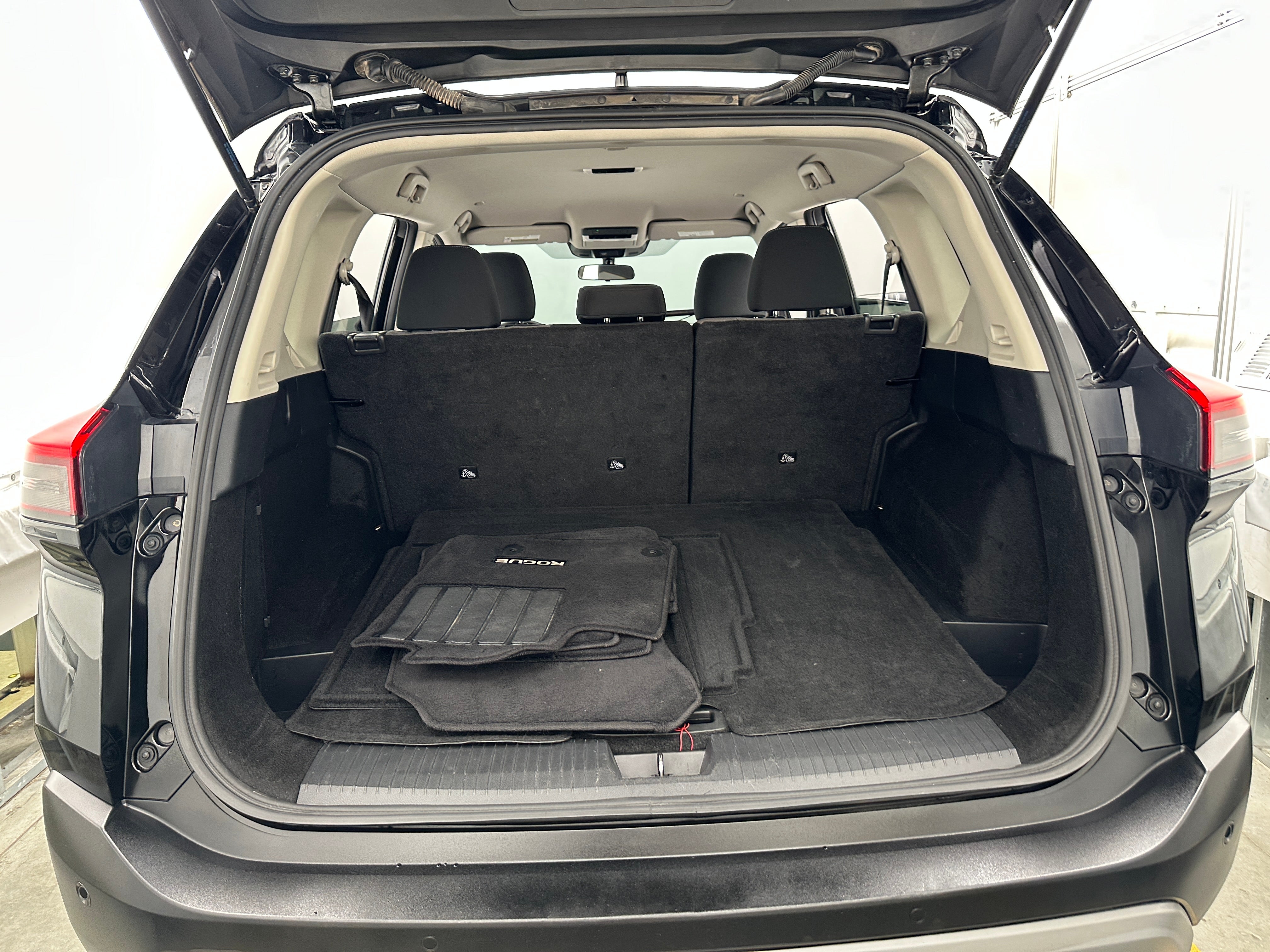 2023 Nissan Rogue SV 7