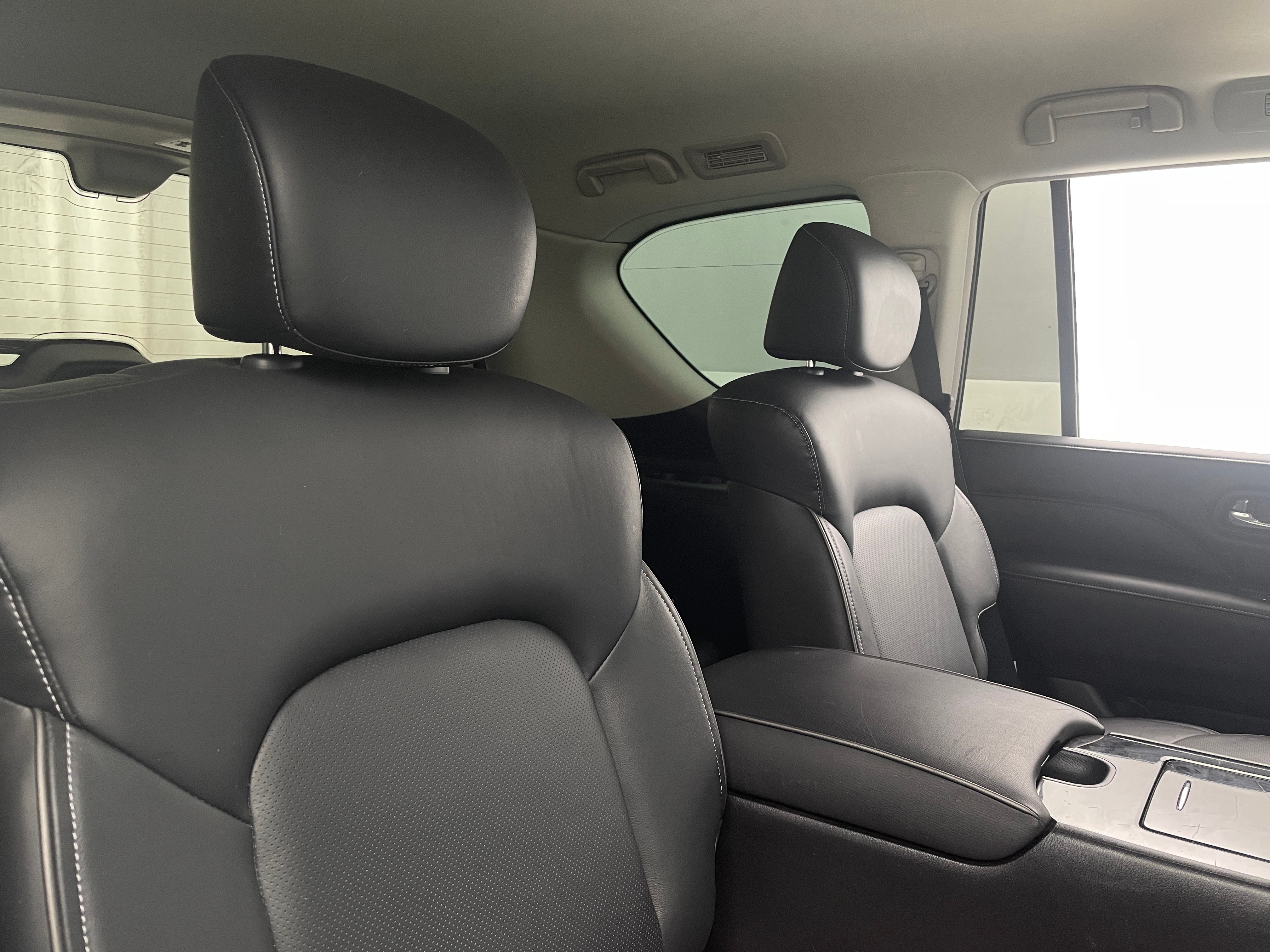2023 INFINITI QX80 Luxe 5