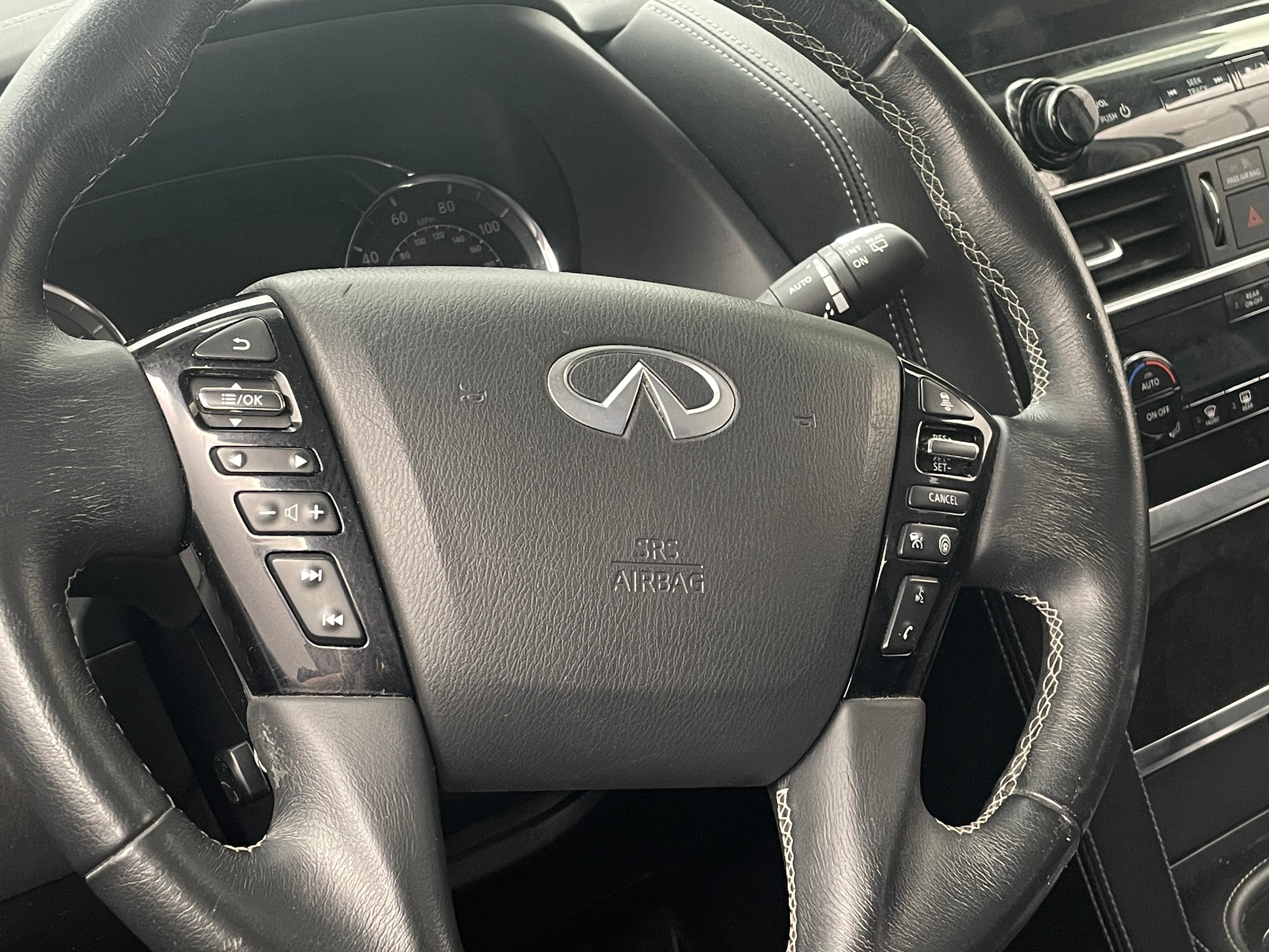 2023 INFINITI QX80 Luxe 4