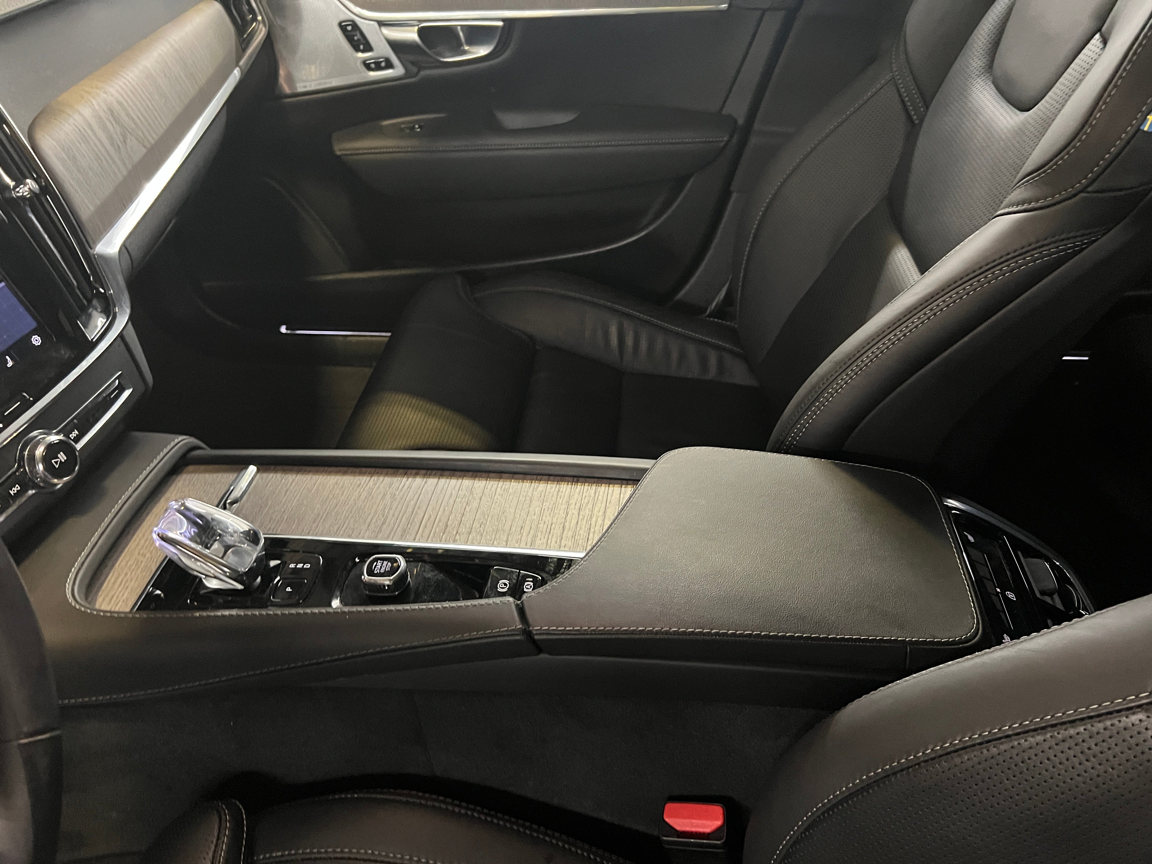 Image of 2023 Volvo V90 B6 Ultimate Cross Country