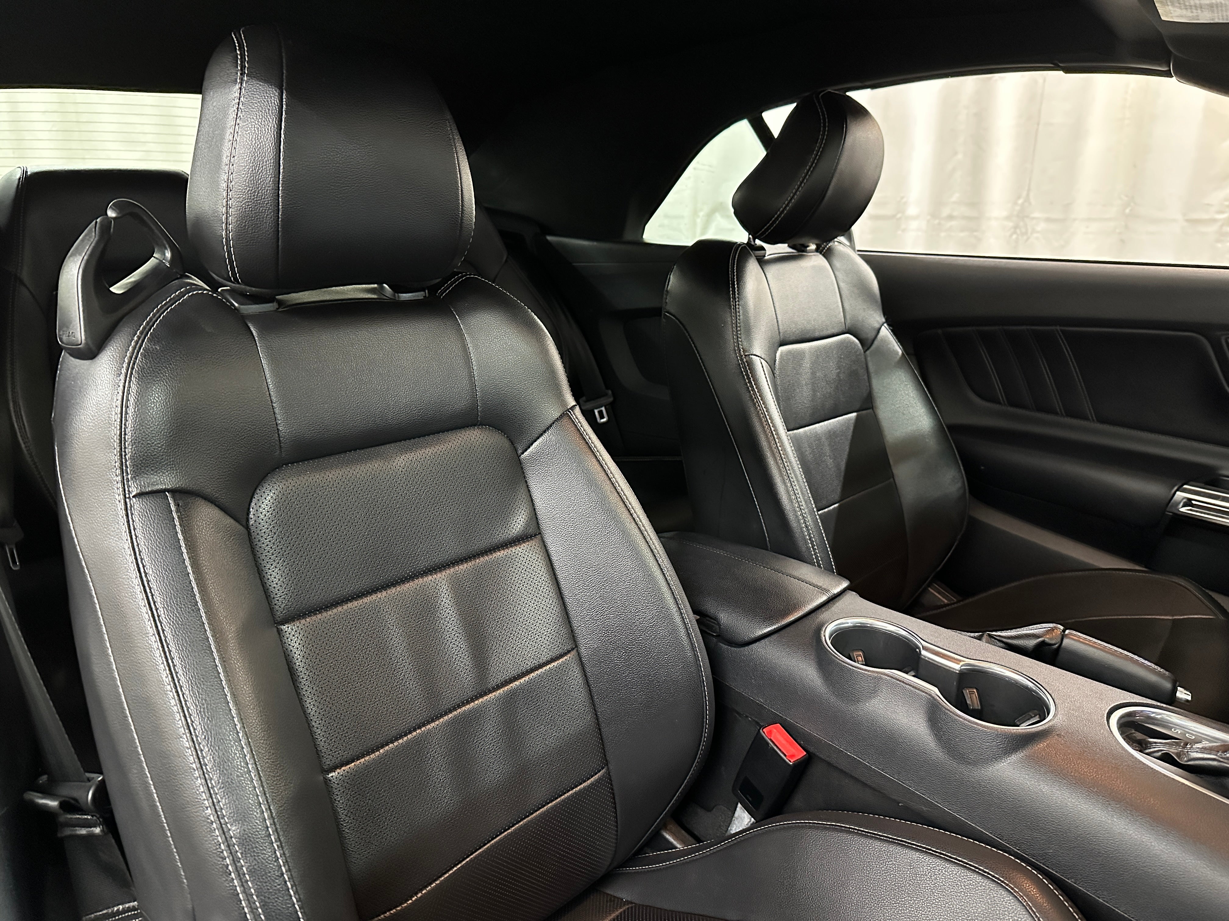 2022 Ford Mustang  2