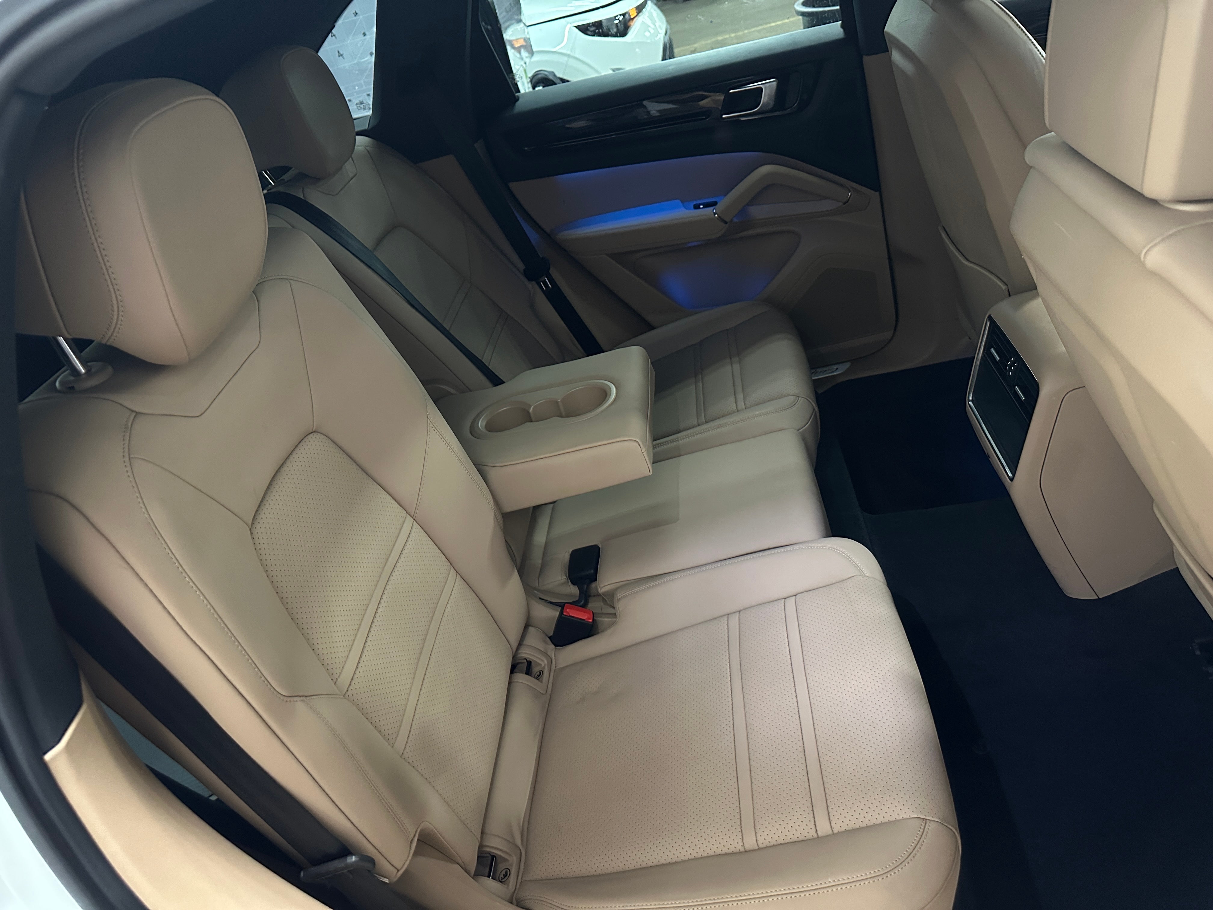 2023 Porsche Cayenne Platinum Edition 6