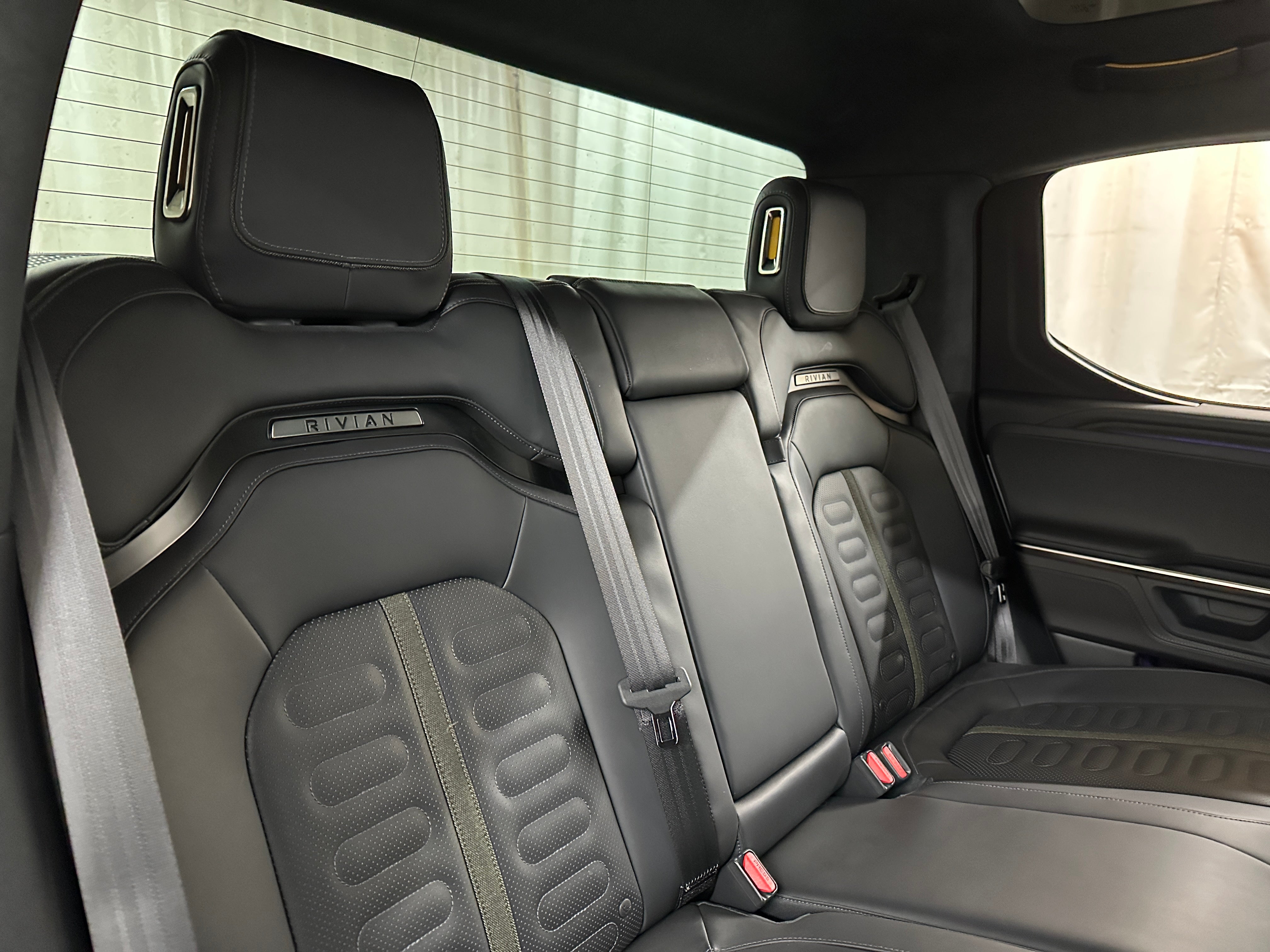 2025 Rivian R1T  5