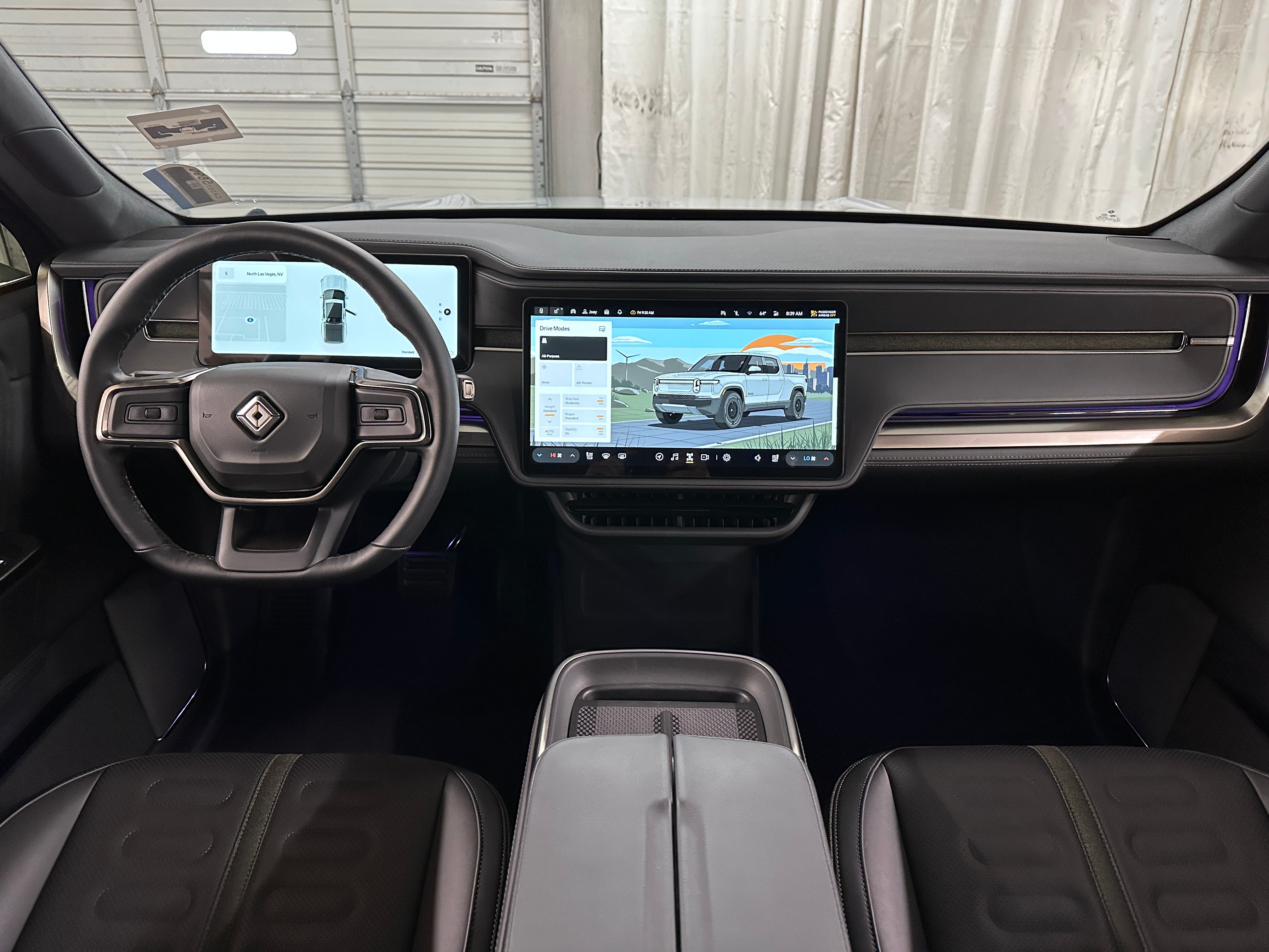 2025 Rivian R1T  2