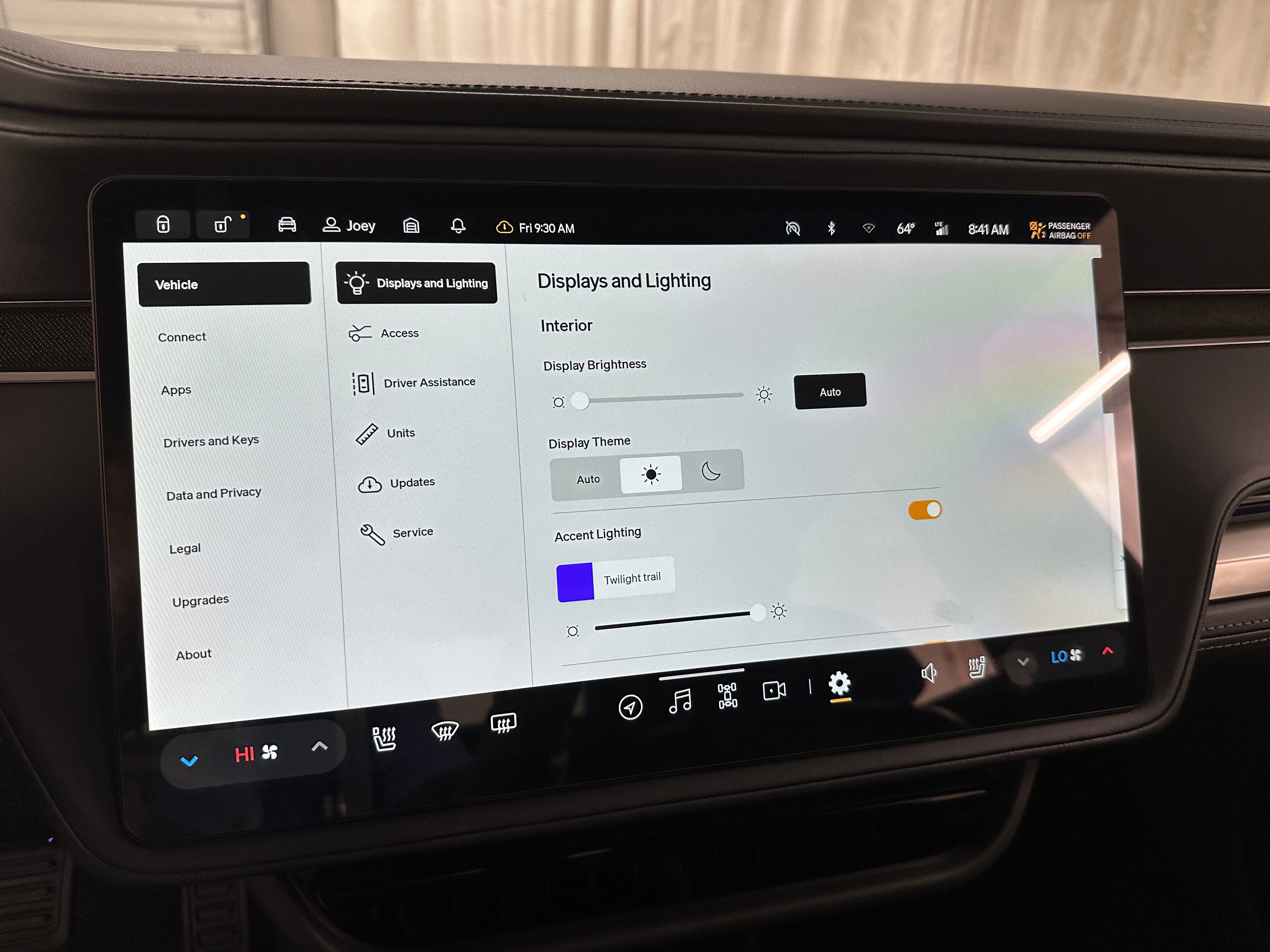 2025 Rivian R1T  3