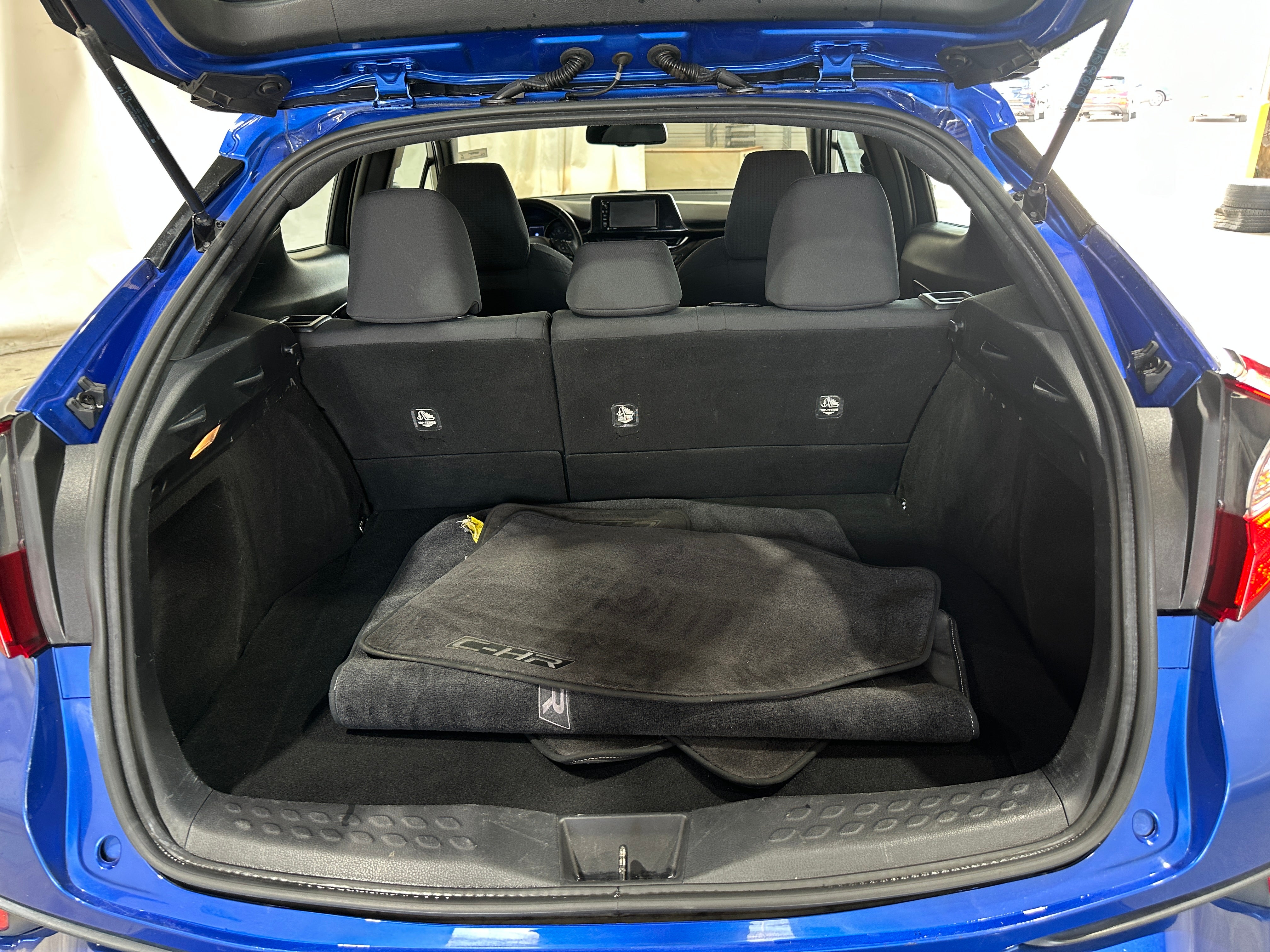 2018 Toyota C-HR XLE 7