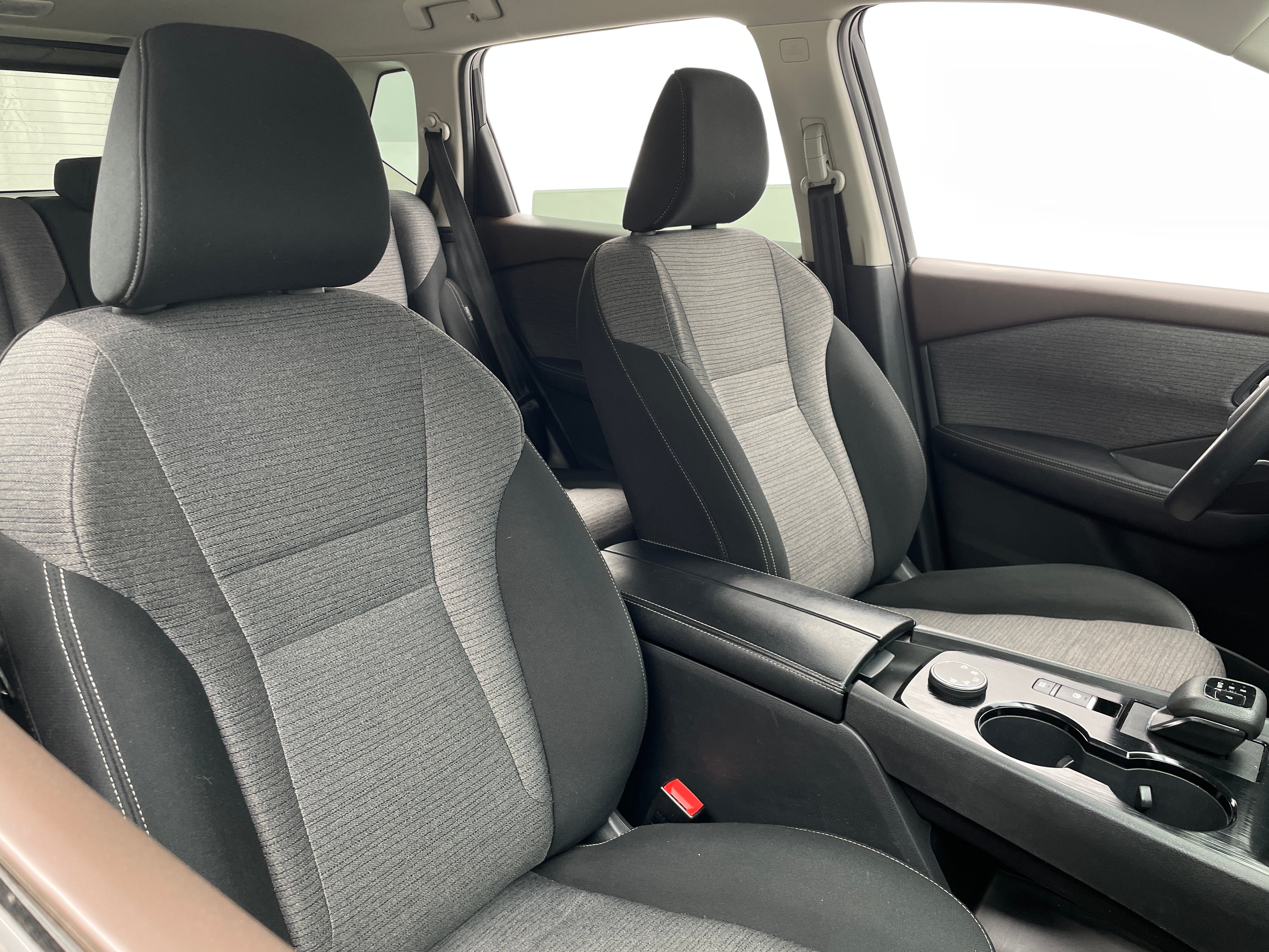 2023 Nissan Rogue SV 2
