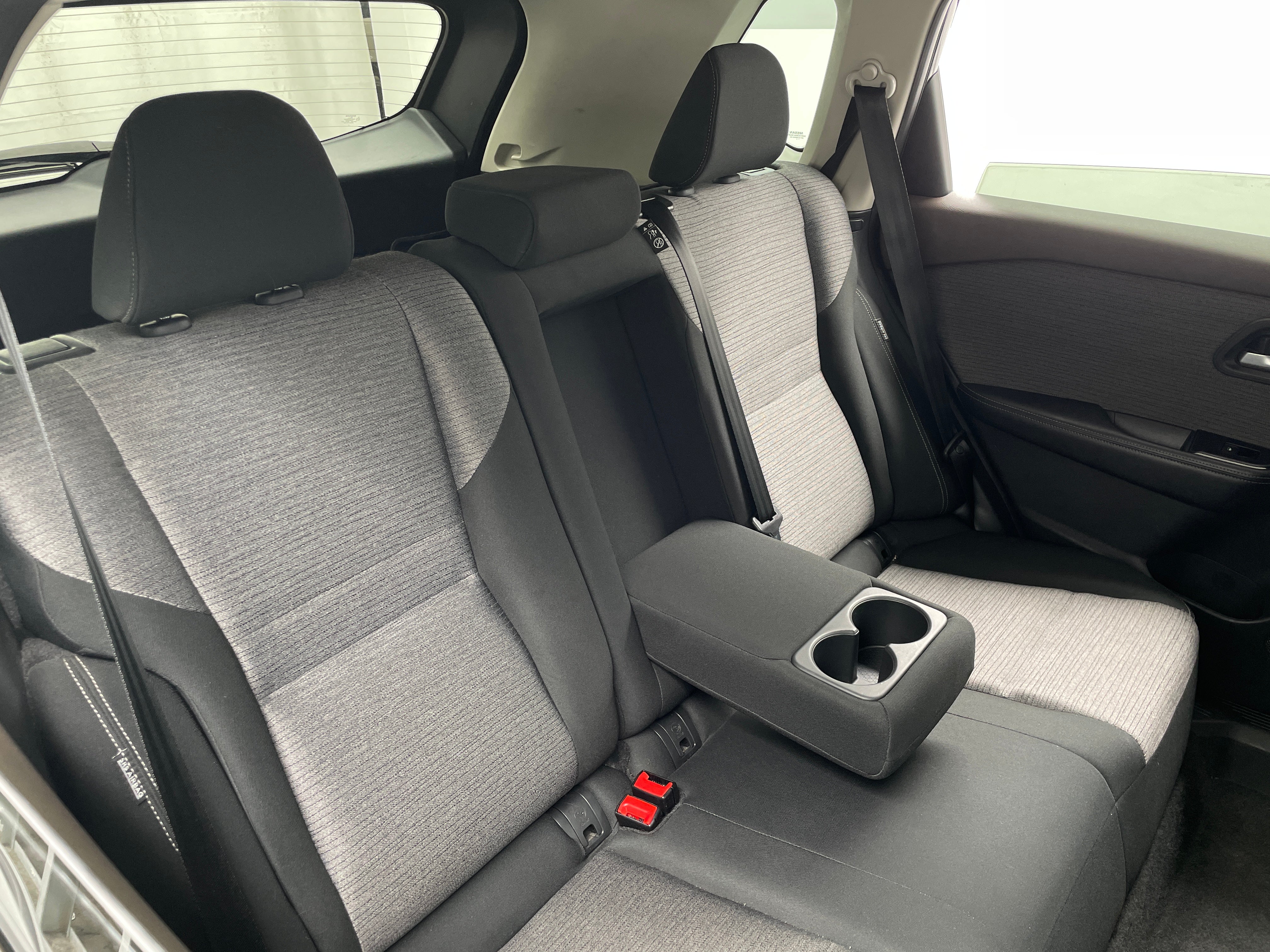2023 Nissan Rogue SV 6