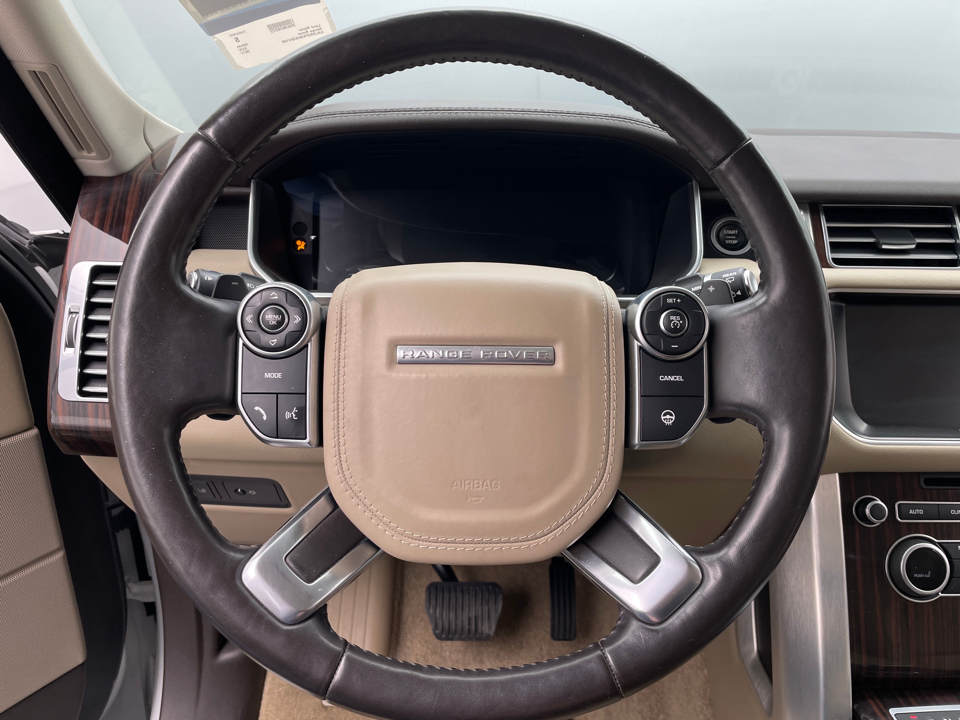2017 Land Rover Range Rover SE 4