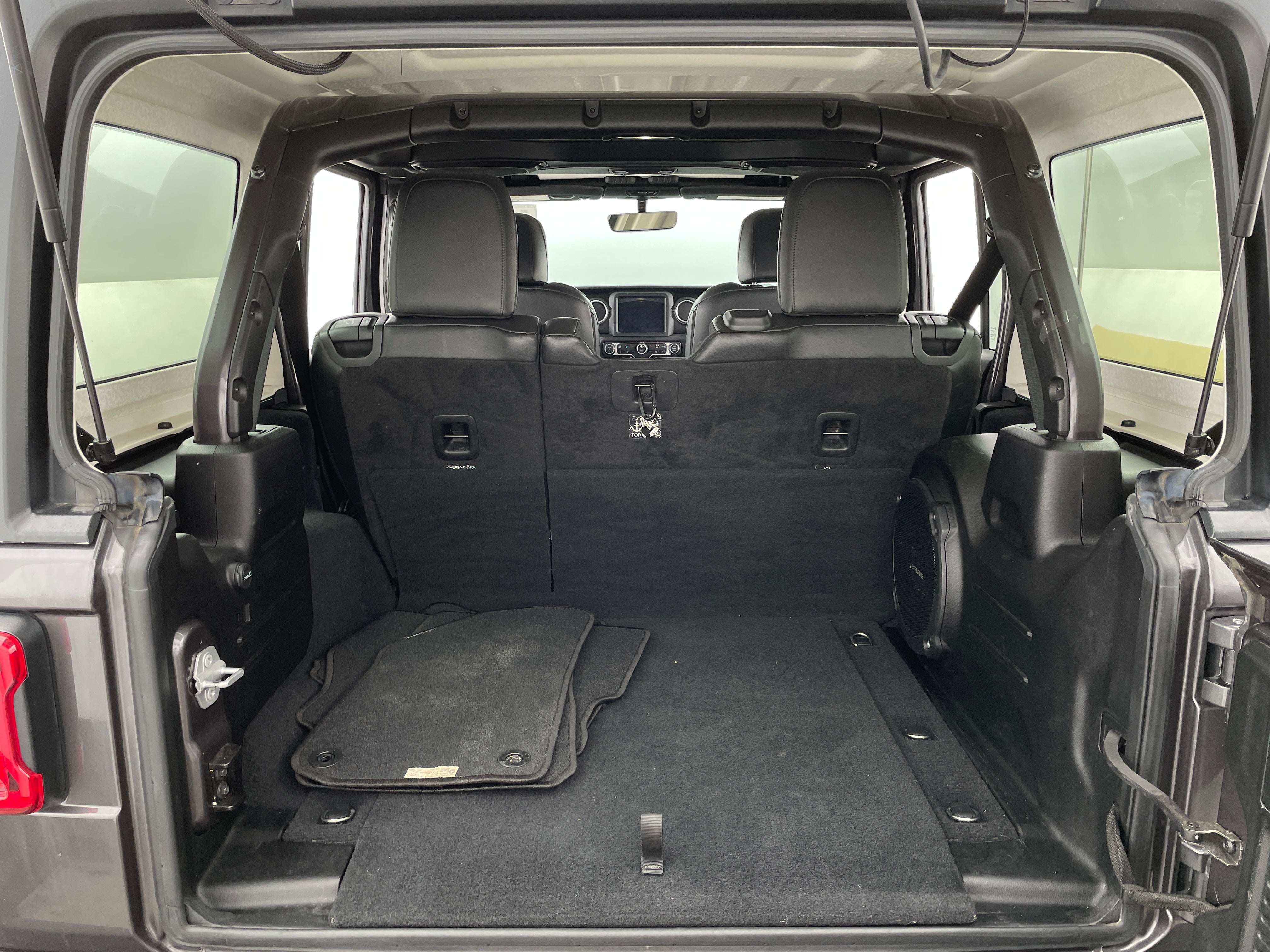 2018 Jeep Wrangler Unlimited Sahara 6