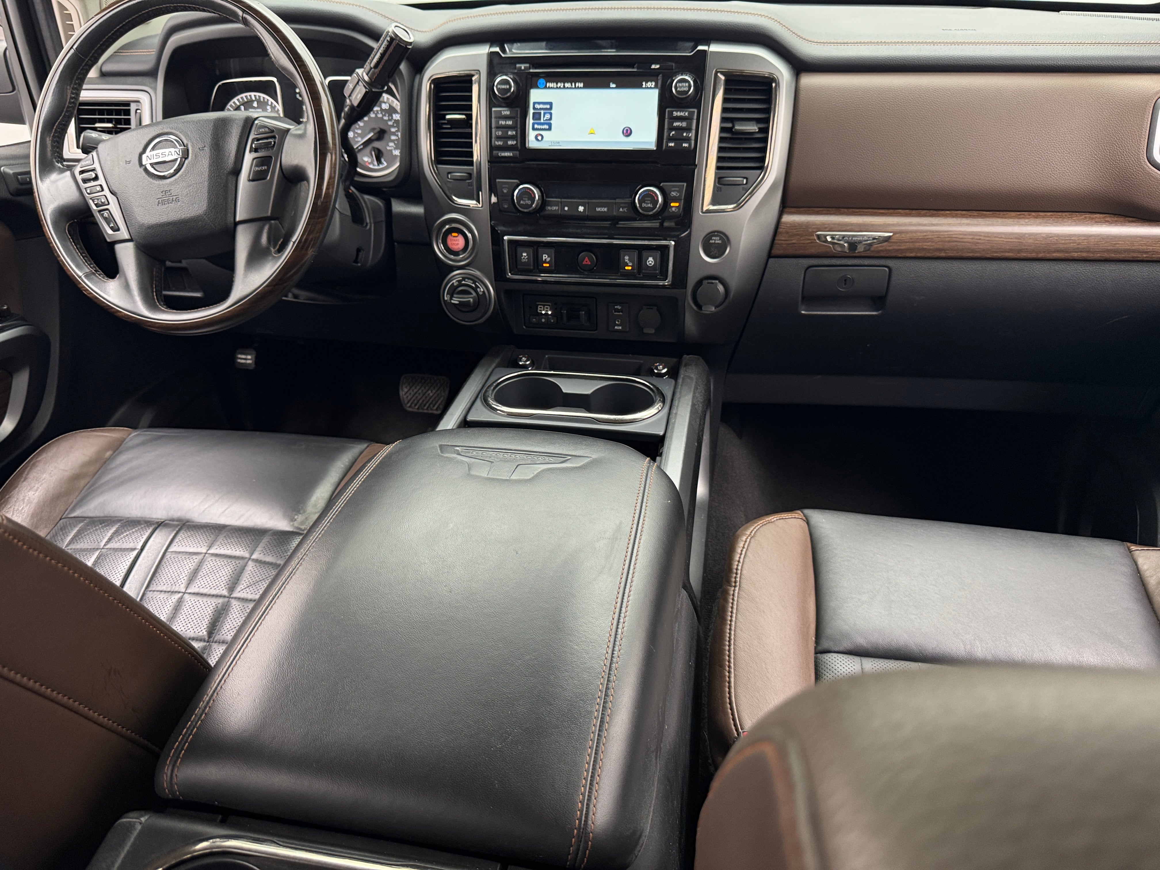 2017 Nissan Titan Platinum Reserve 2