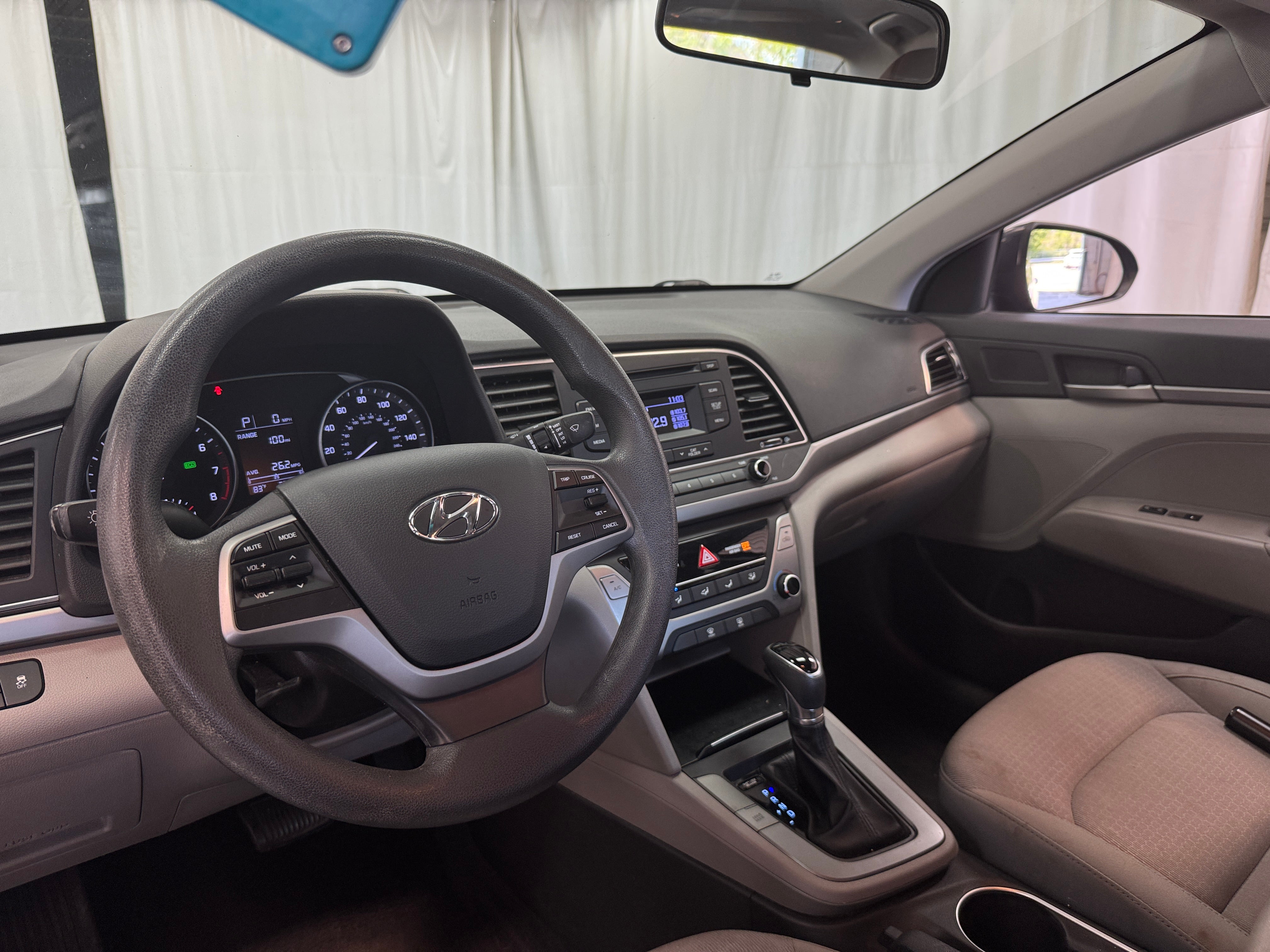 2017 Hyundai Elantra SE 3