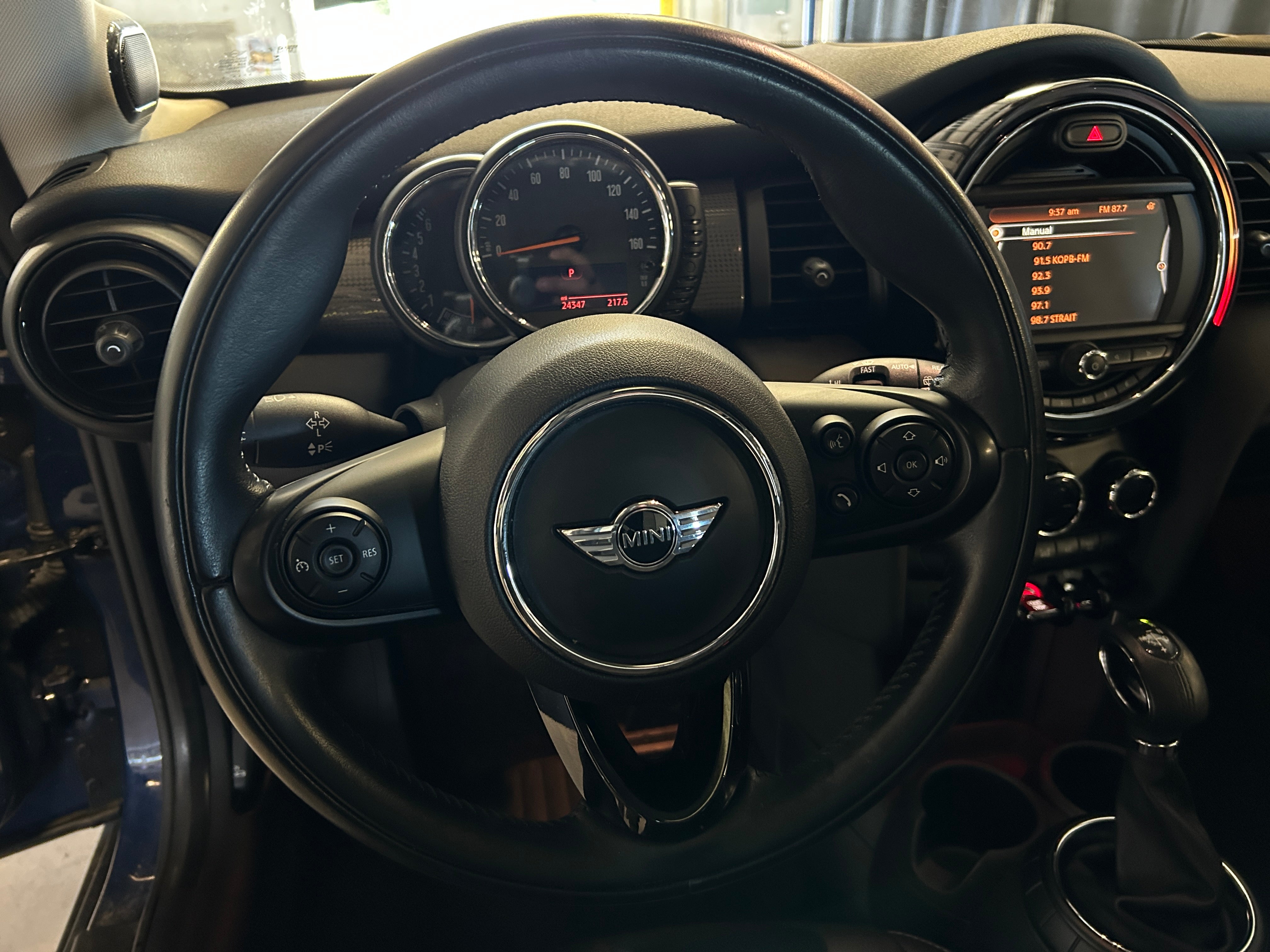 2015 MINI Cooper Hardtop 2 Door 4