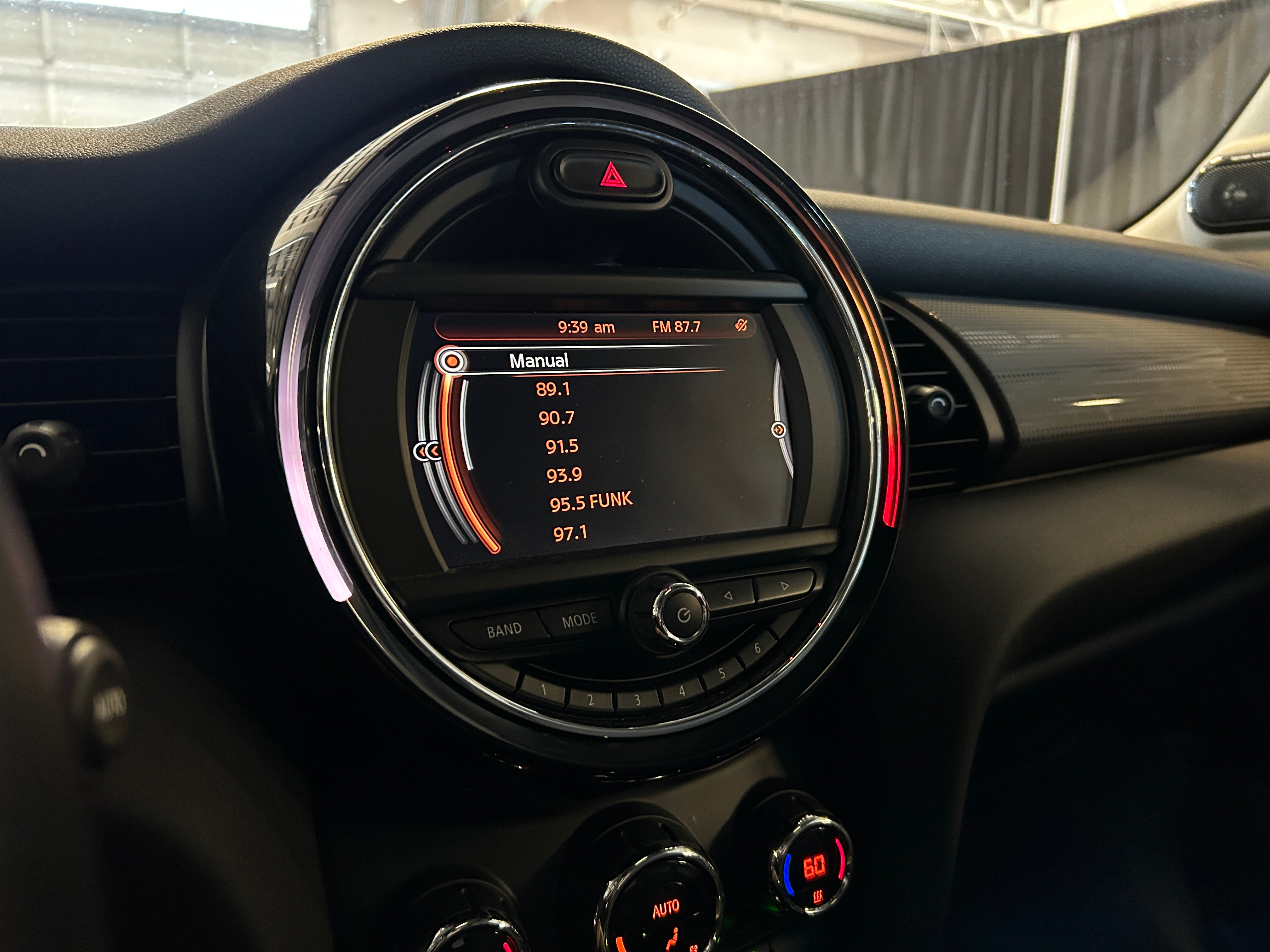 2015 MINI Cooper Hardtop 2 Door 3