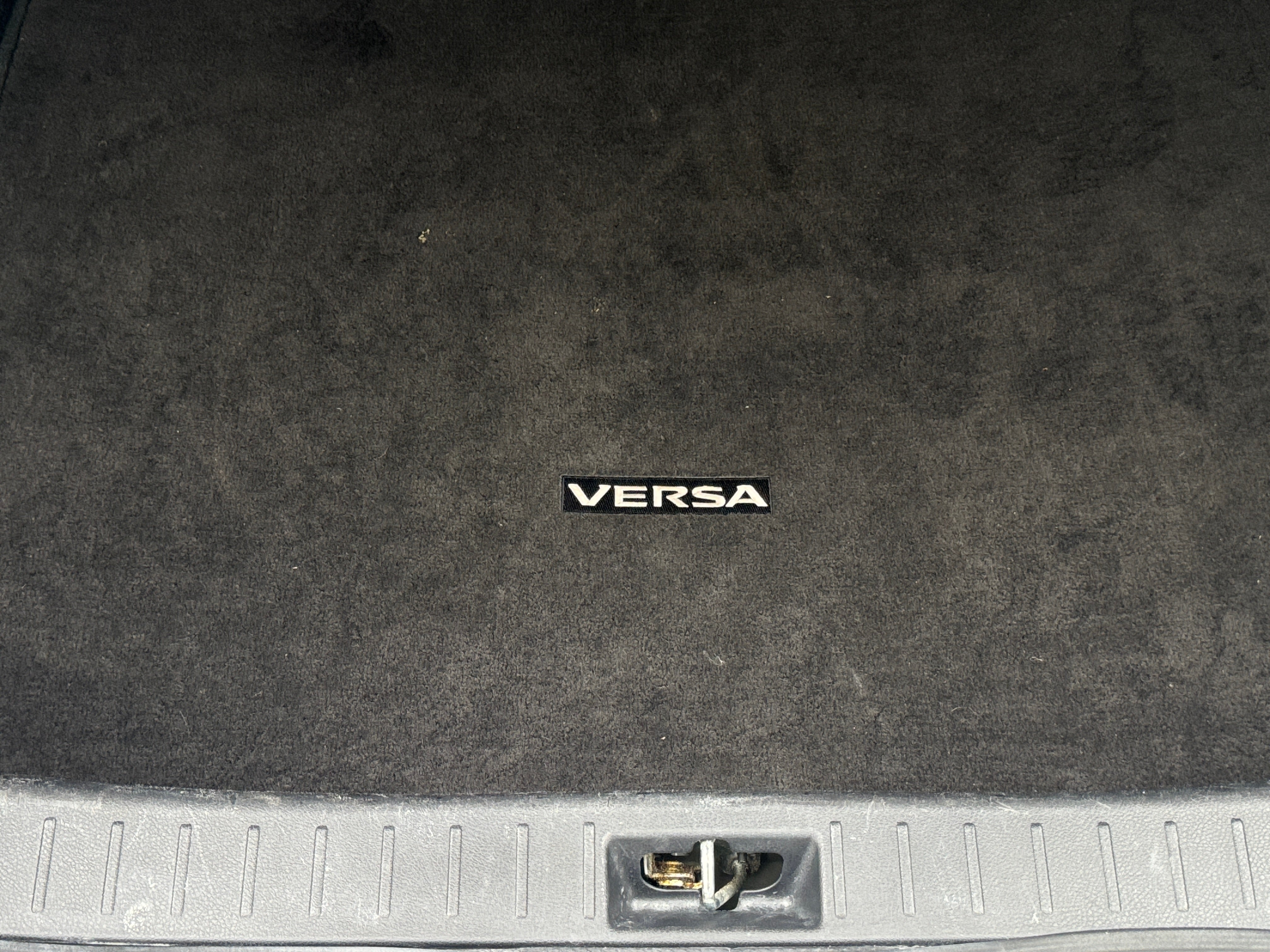 2021 Nissan Versa SV 7