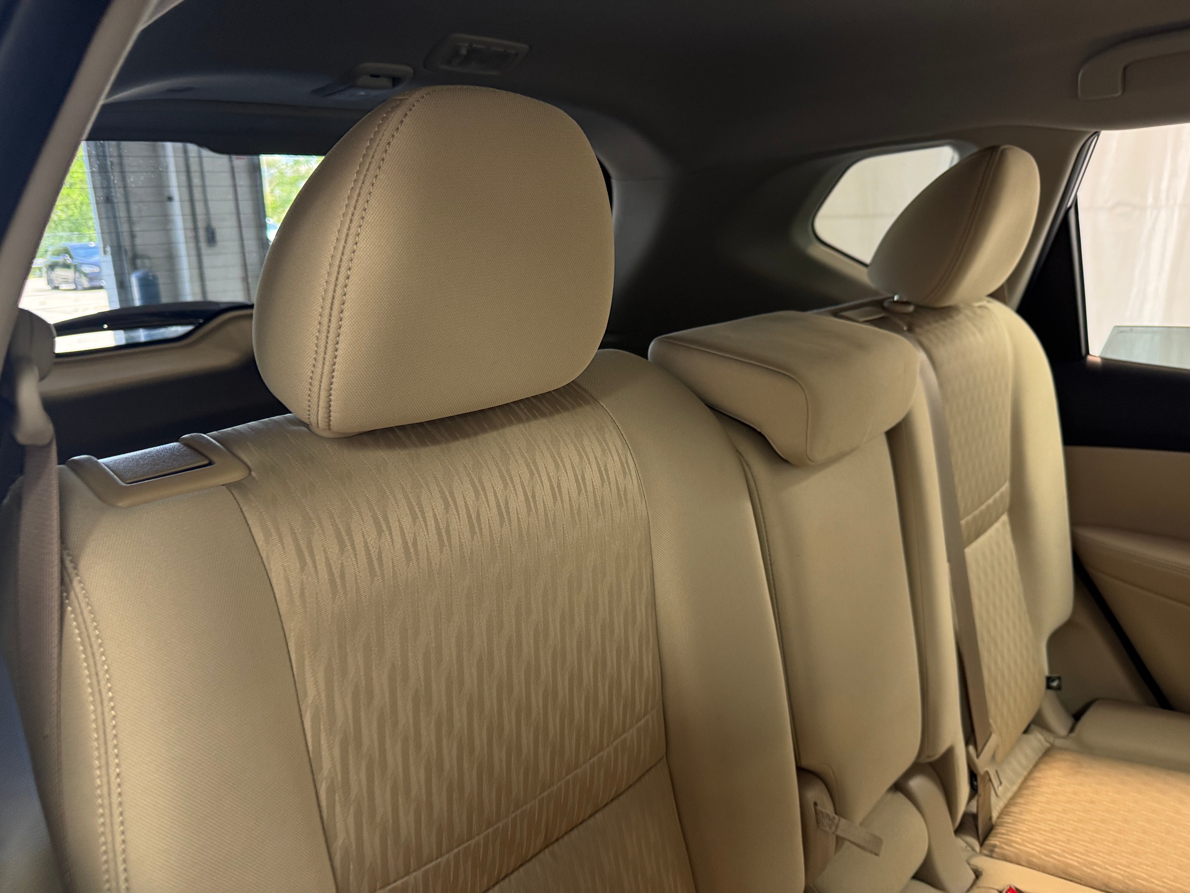 2019 Nissan Rogue SV 6