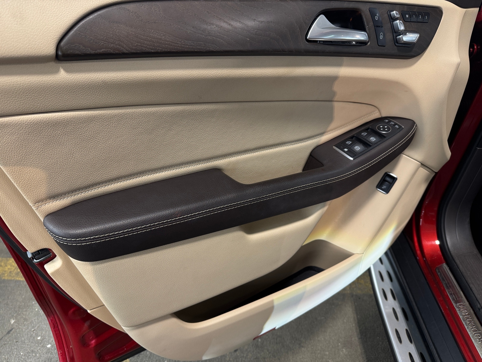 Thumbnail: 2016 Mercedes-Benz GLE - 2