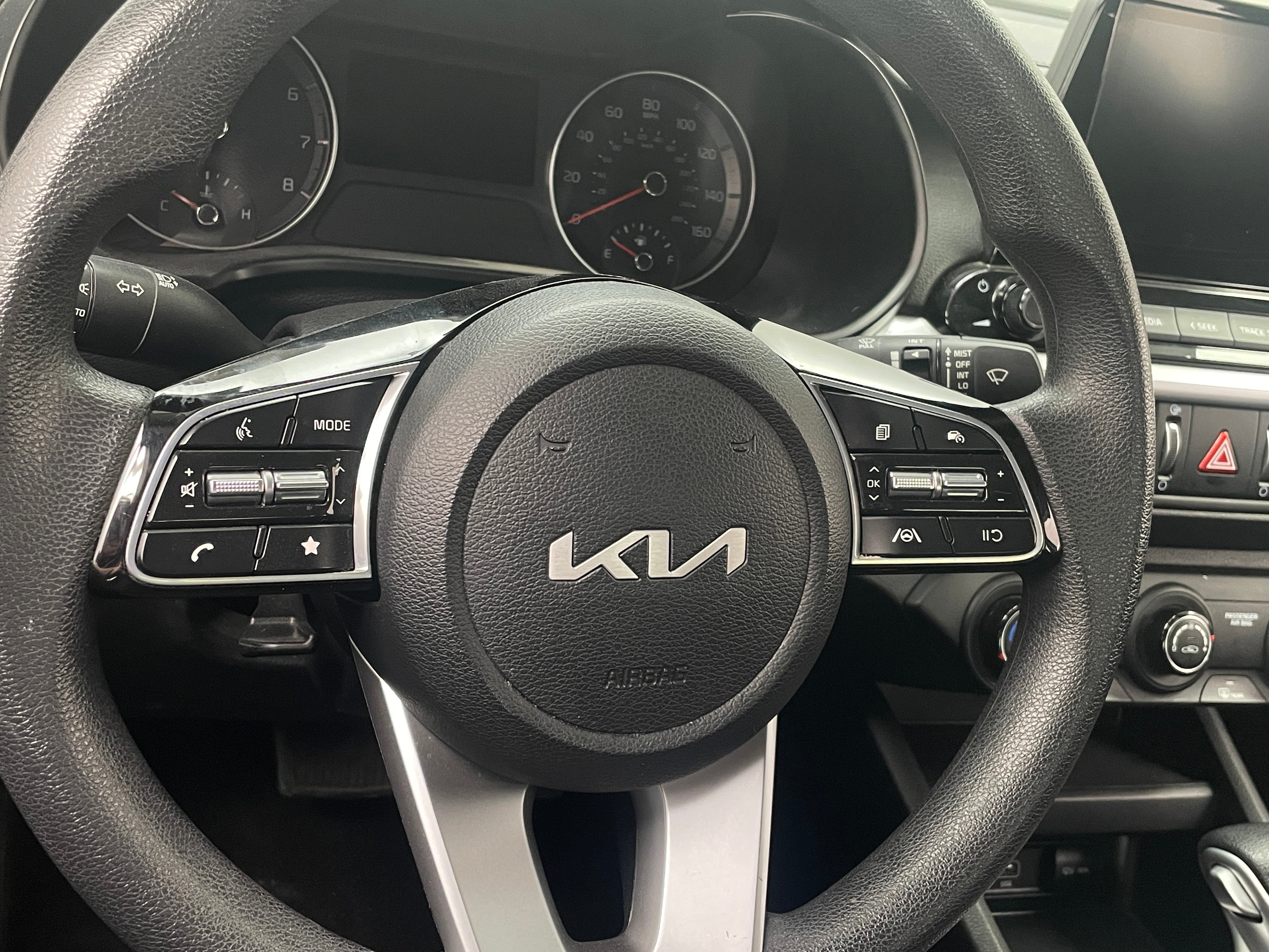 2023 Kia Forte LXS 5