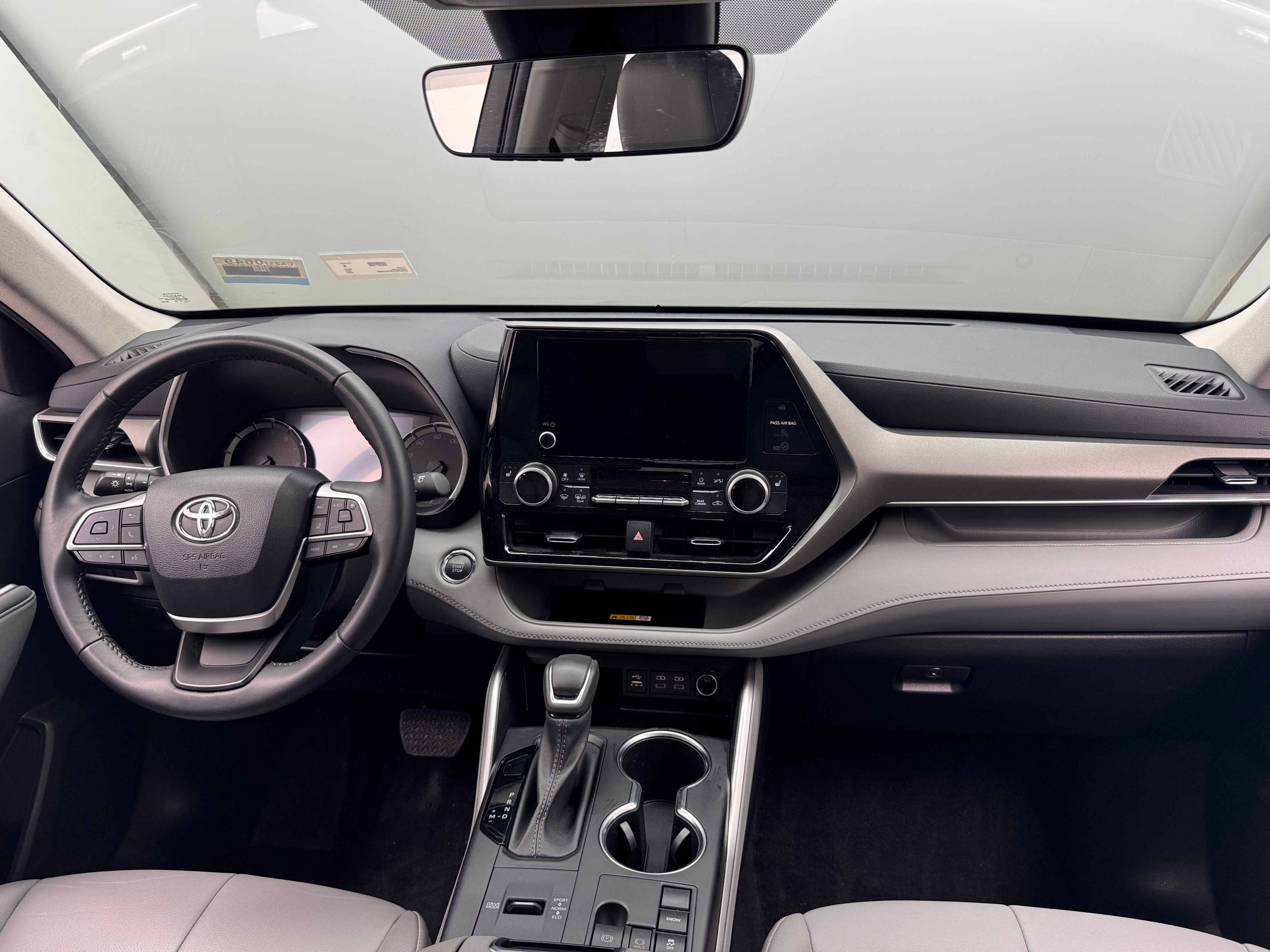 2023 Toyota Highlander XLE 2