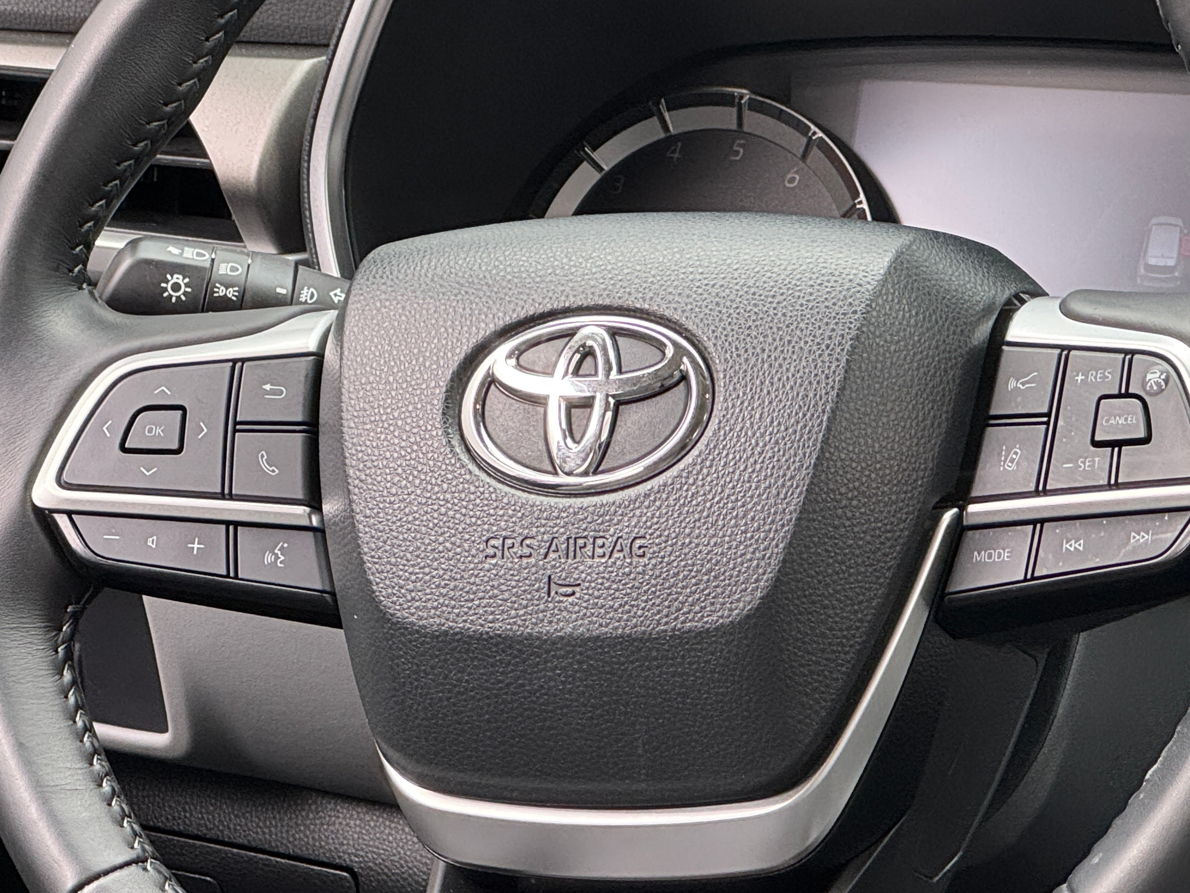 2023 Toyota Highlander XLE 4