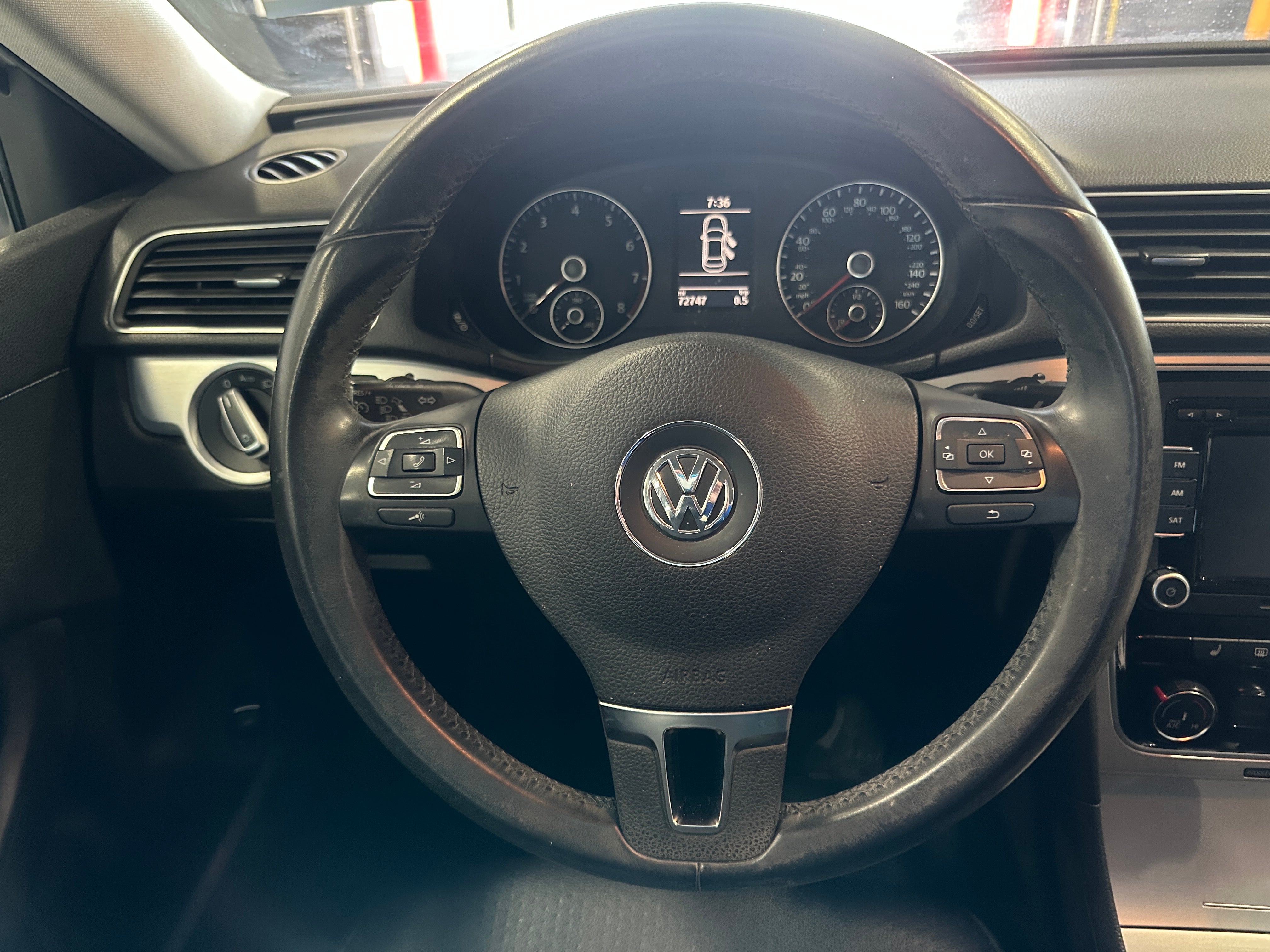 2013 Volkswagen Passat SE 4