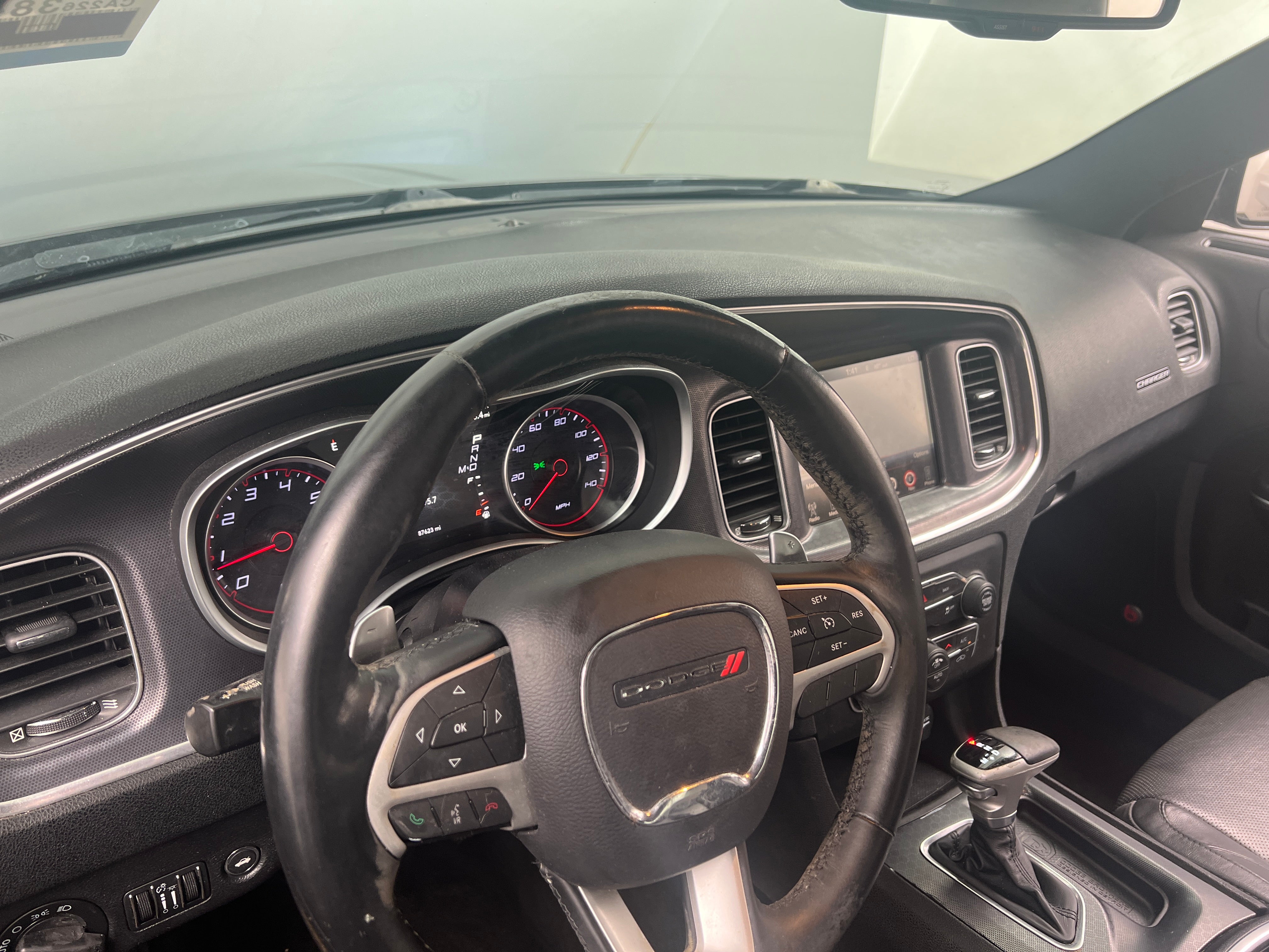 2015 Dodge Charger SXT 2