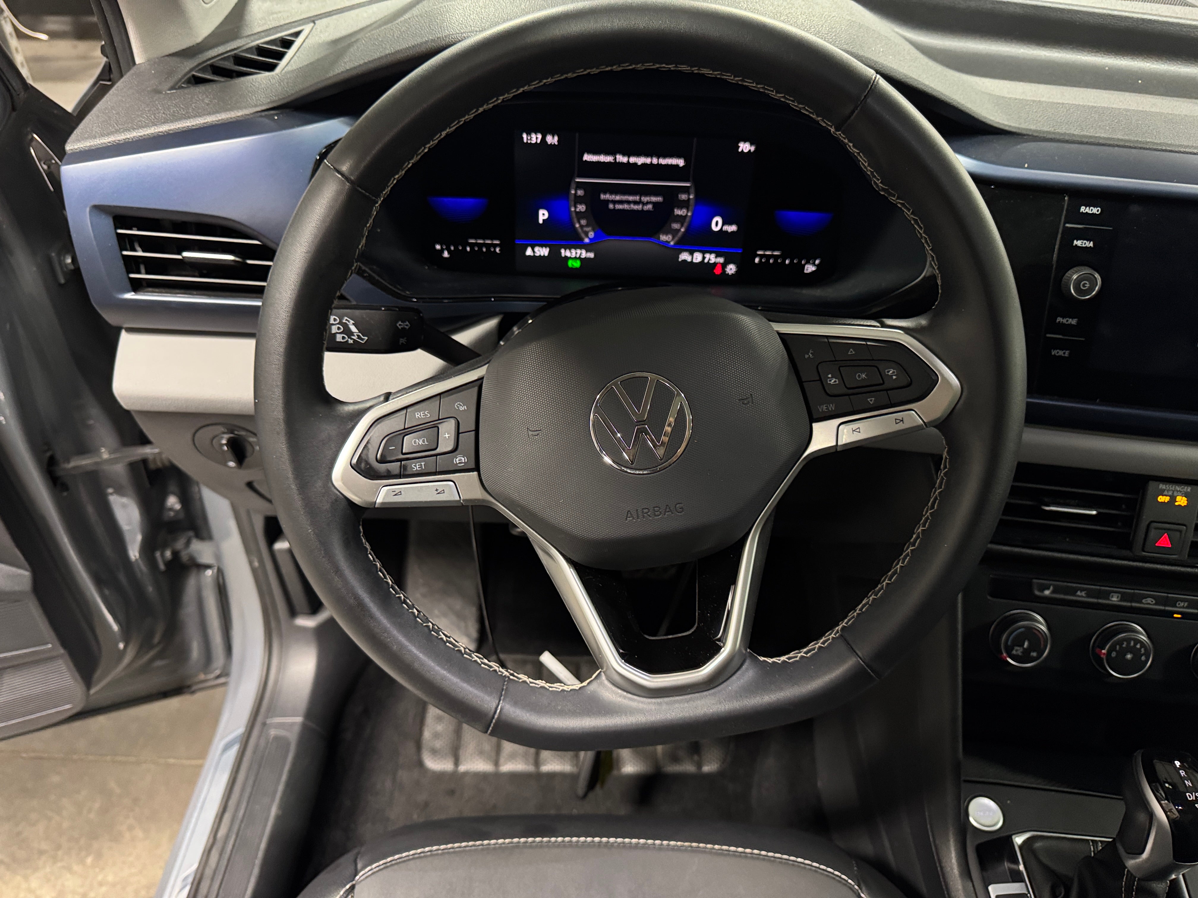 2022 Volkswagen Taos SE 4