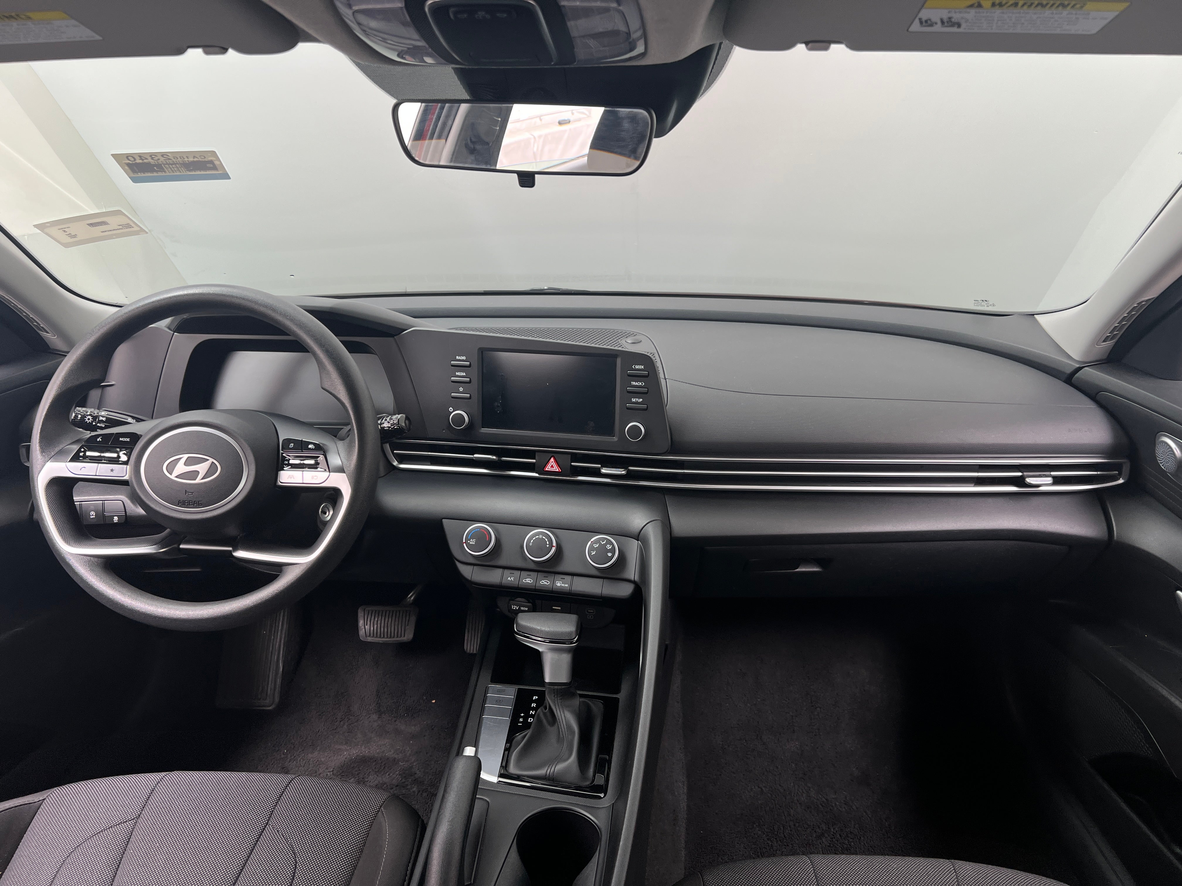2024 Hyundai Elantra SE 3