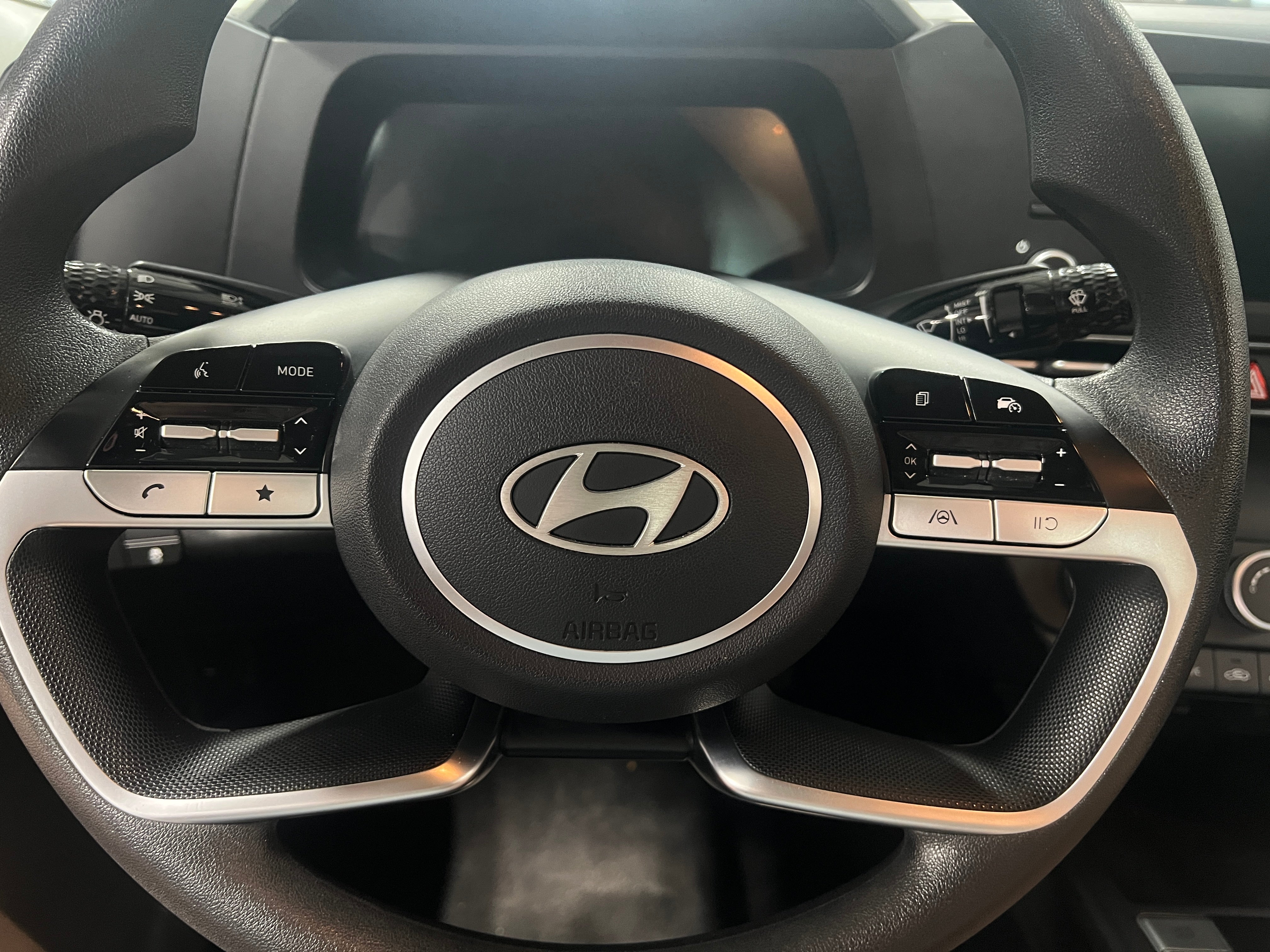 2024 Hyundai Elantra SE 5