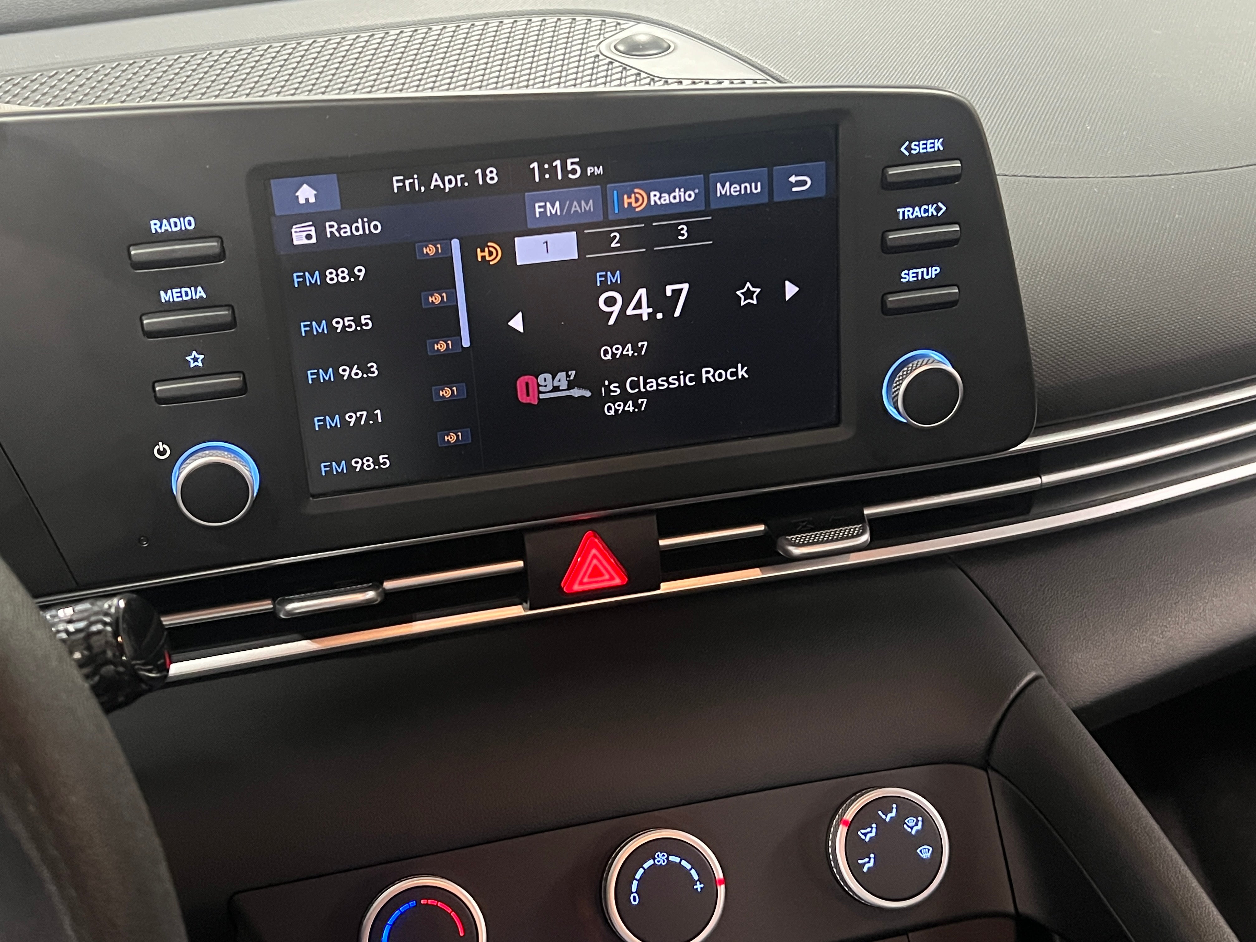 2024 Hyundai Elantra SE 4