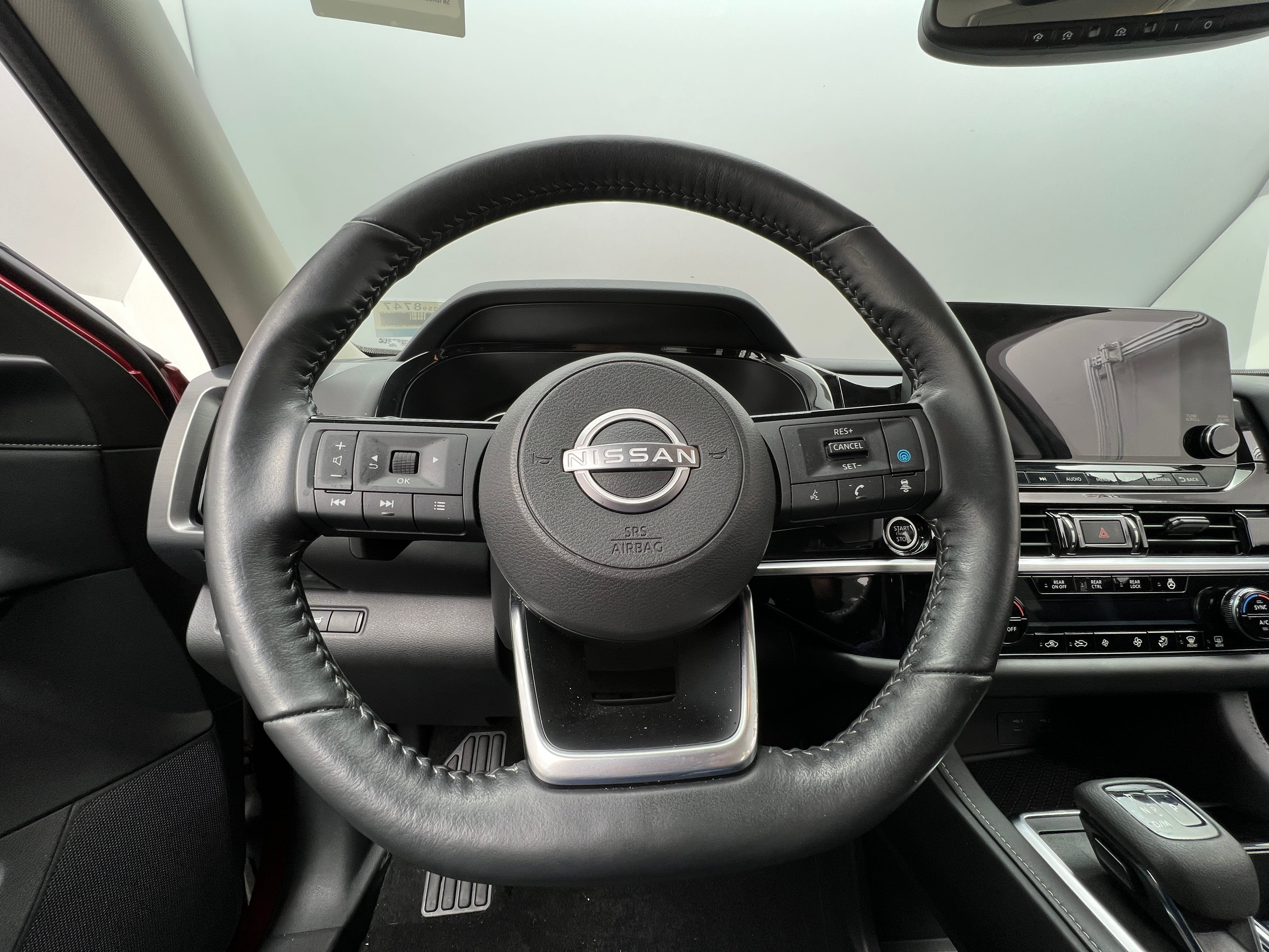 2022 Nissan Pathfinder SL 4