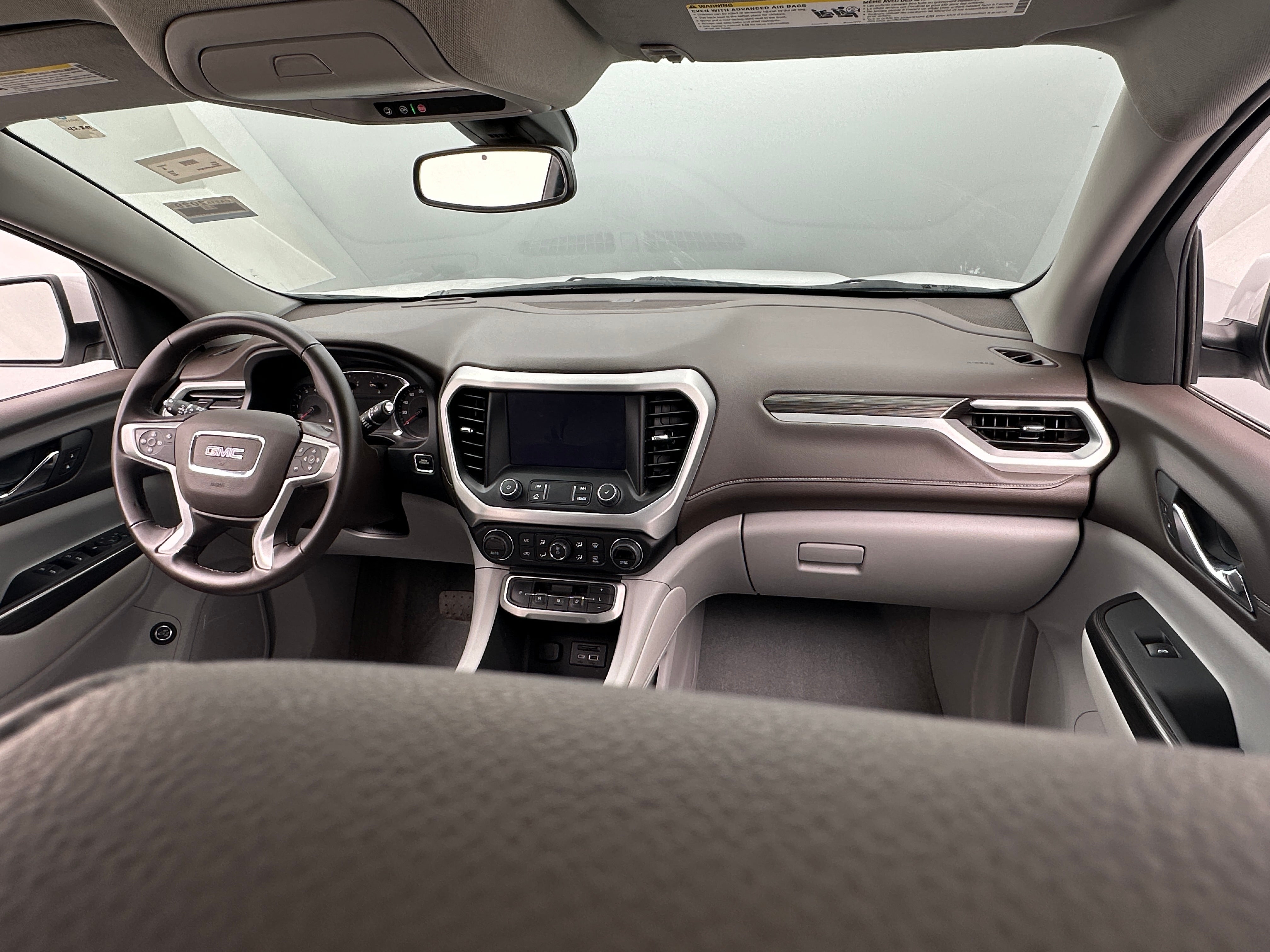2023 GMC Acadia SLT 2
