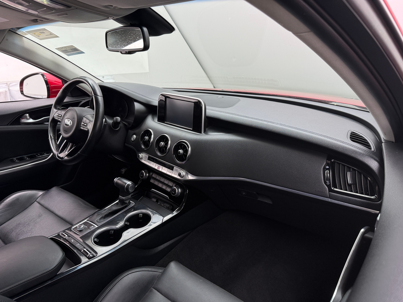 Thumbnail: 2019 Kia Stinger - 3
