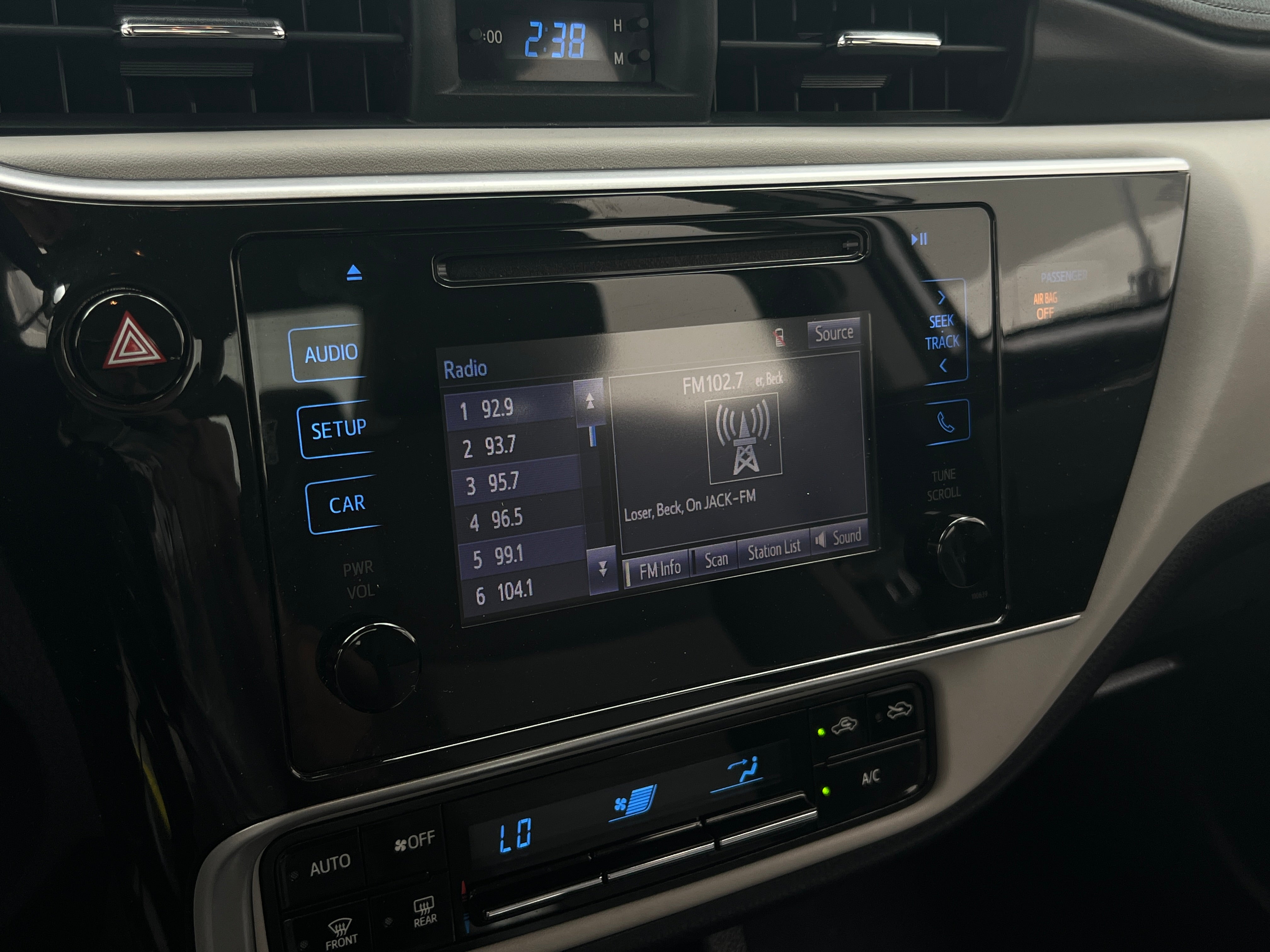 2019 Toyota Corolla LE 4